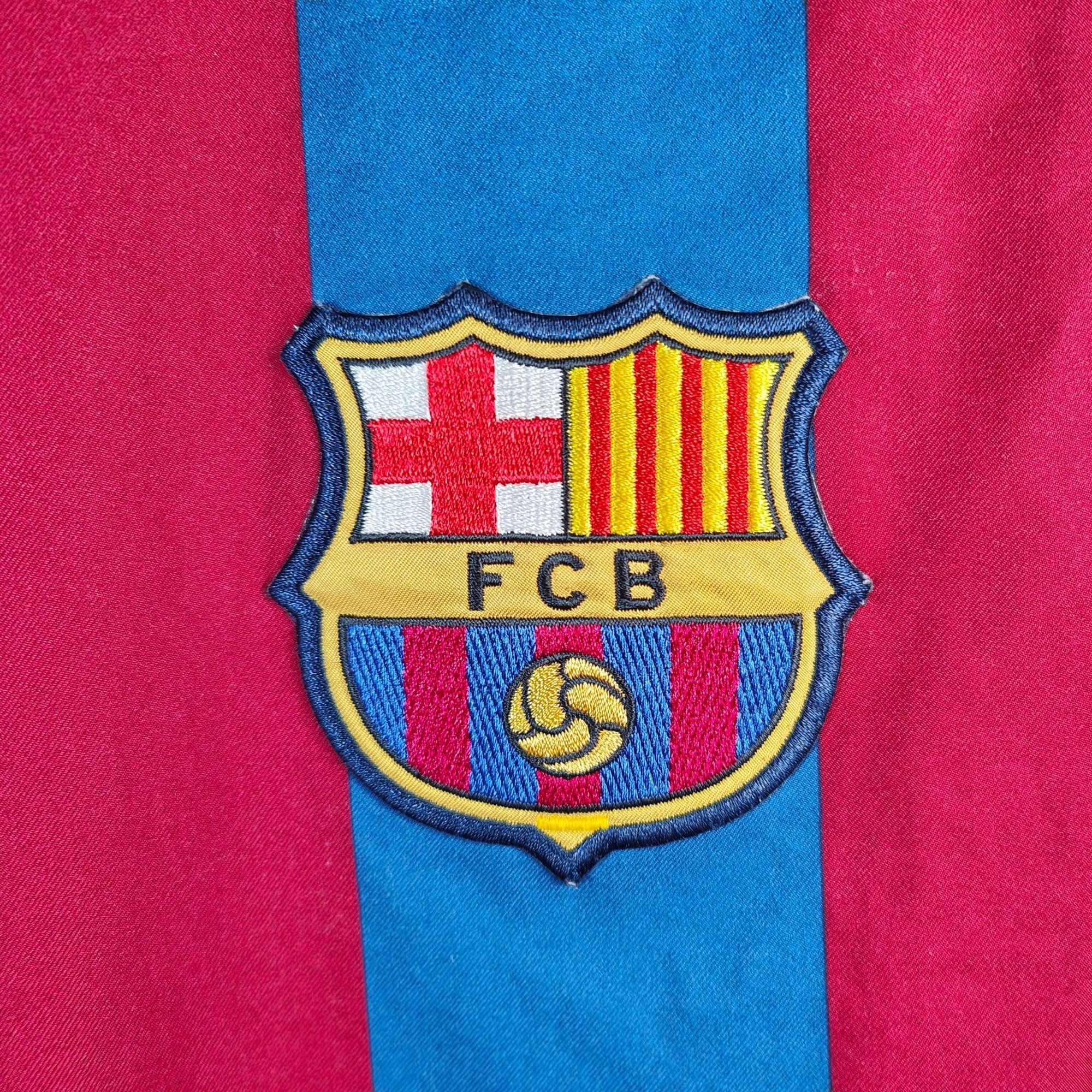 2005 - 06 FC Barcelona Home Shirt Ronaldinho 10 - 9/10 - (M) - Eternal Pitch
