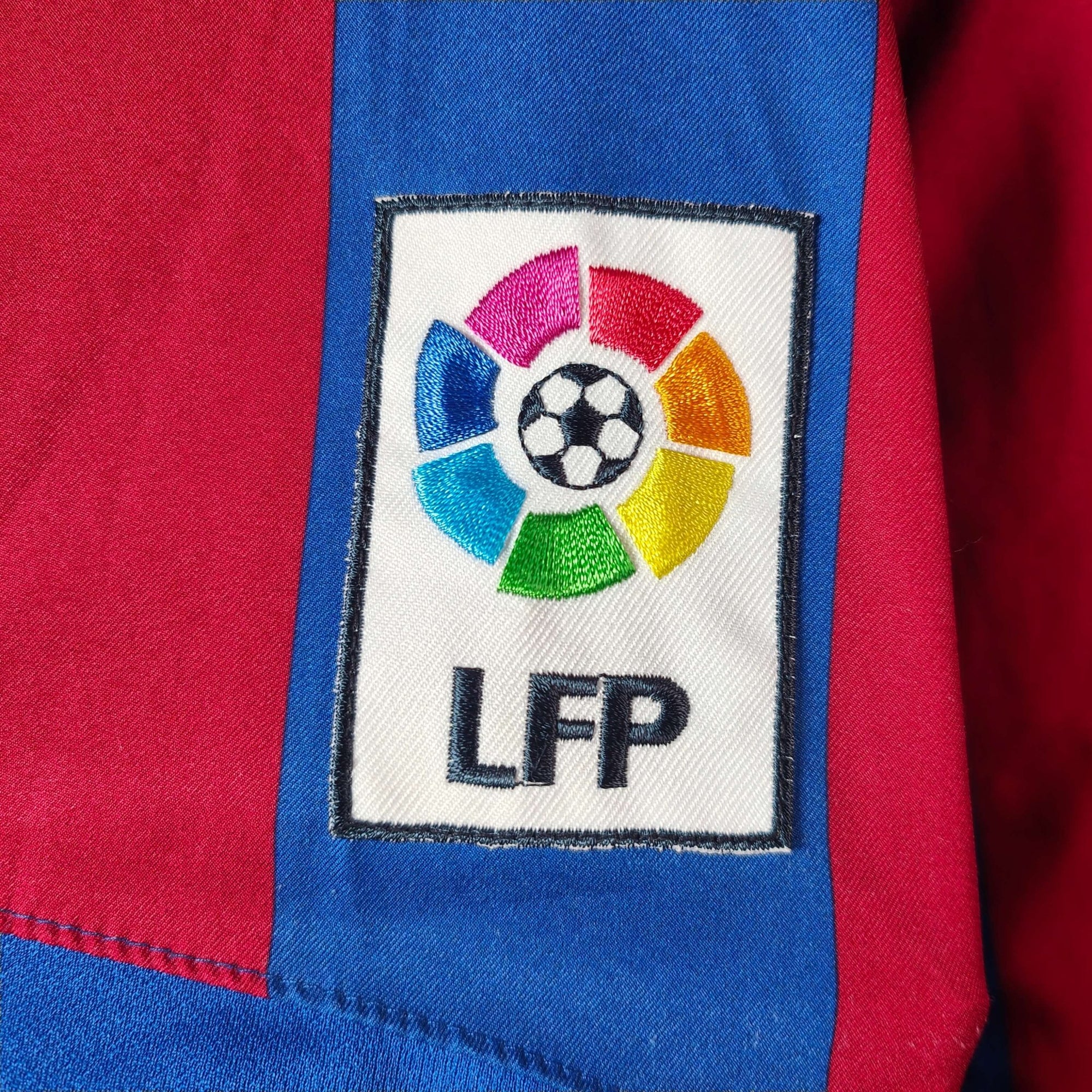 2005 - 06 FC Barcelona Home Shirt Ronaldinho 10 - 9/10 - (M) - Eternal Pitch