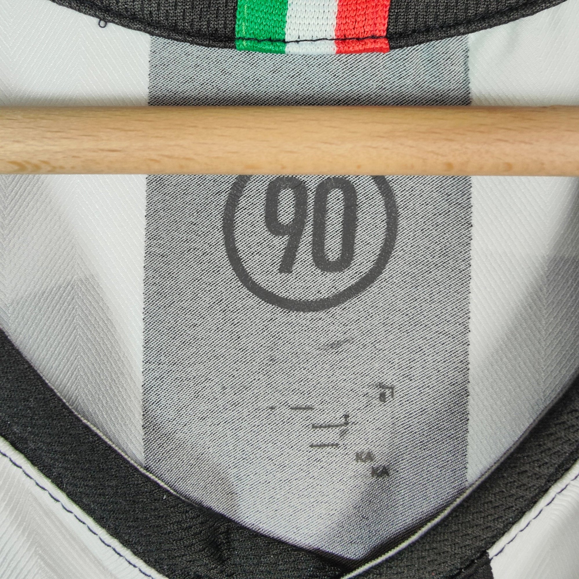 2005 - 06 Juventus Home Shirt Ibrahimovic 9 - 7/10 - (M) - Eternal Pitch