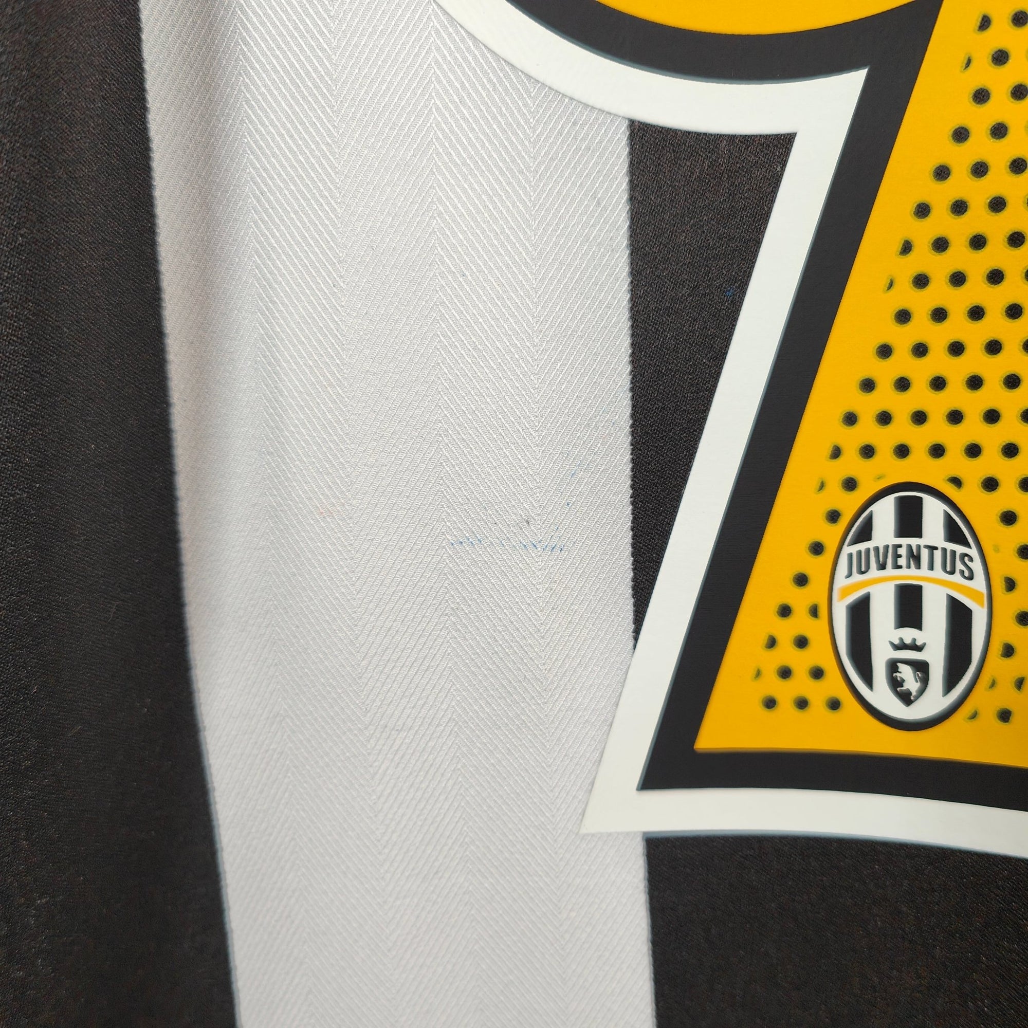 2005 - 06 Juventus Home Shirt Ibrahimovic 9 - 7/10 - (M) - Eternal Pitch