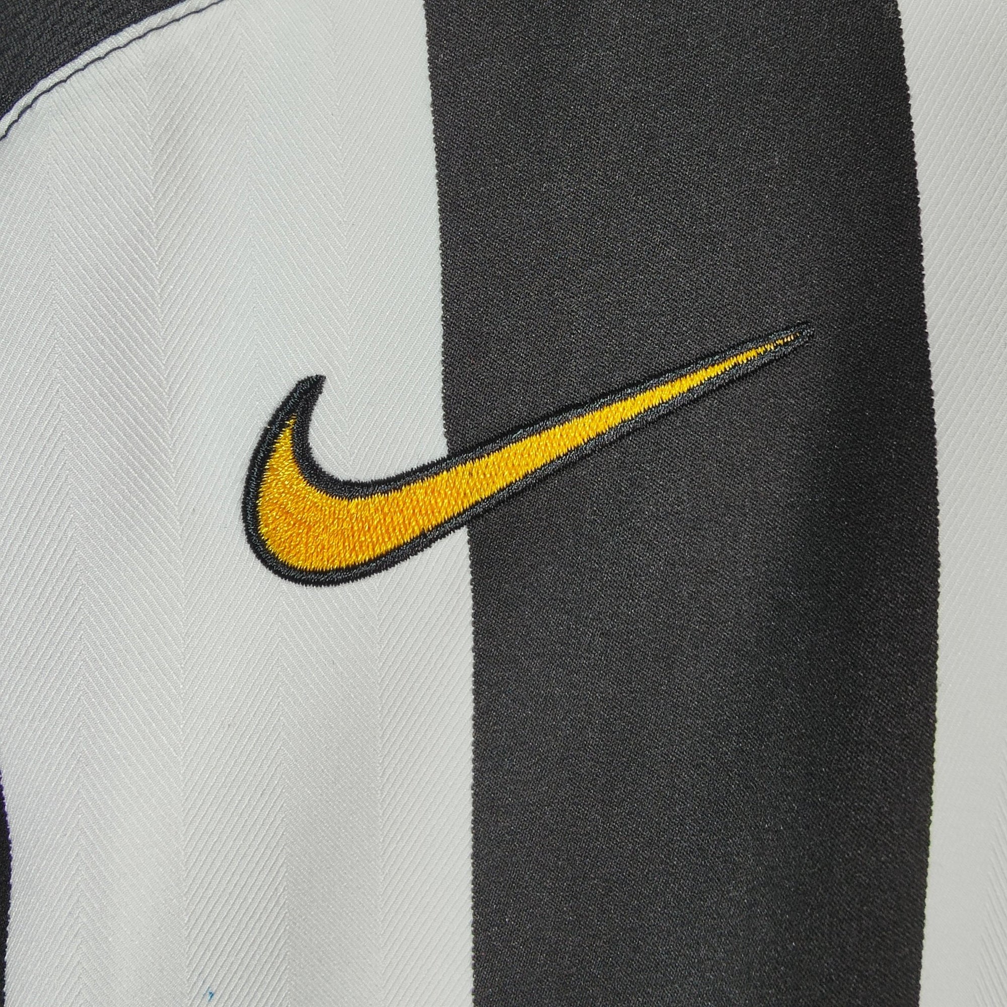 2005 - 06 Juventus Home Shirt Ibrahimovic 9 - 7/10 - (M) - Eternal Pitch