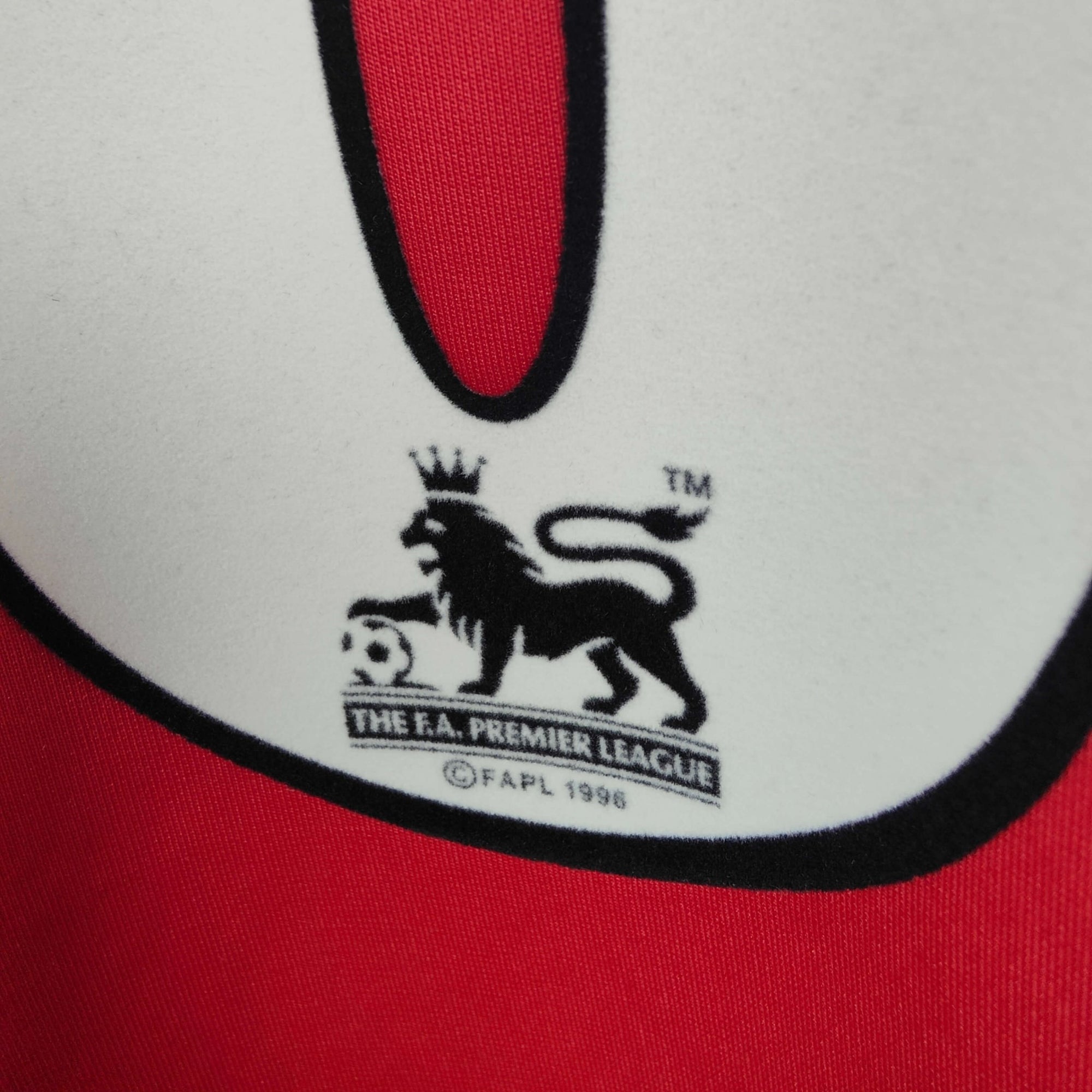 2005 - 06 Liverpool Home Shirt Gerrard 8 - 9/10 - (XL) - Eternal Pitch