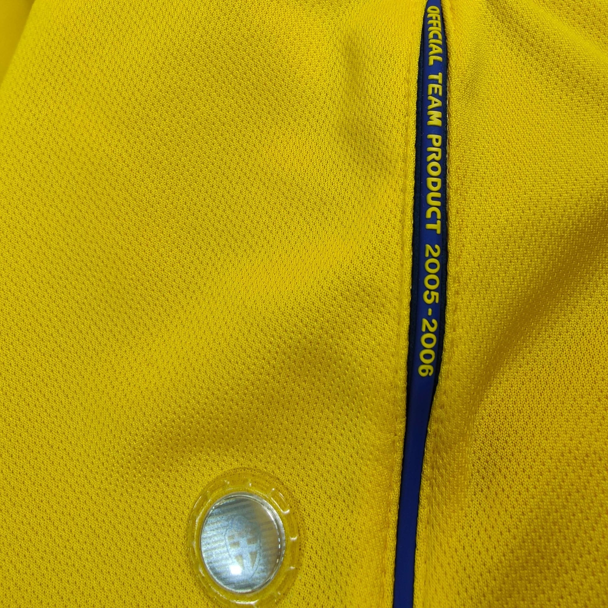 2005 - 06 Sweden Home Shirt Ibrahimovic 10 - 9.5/10 - (L) - Eternal Pitch