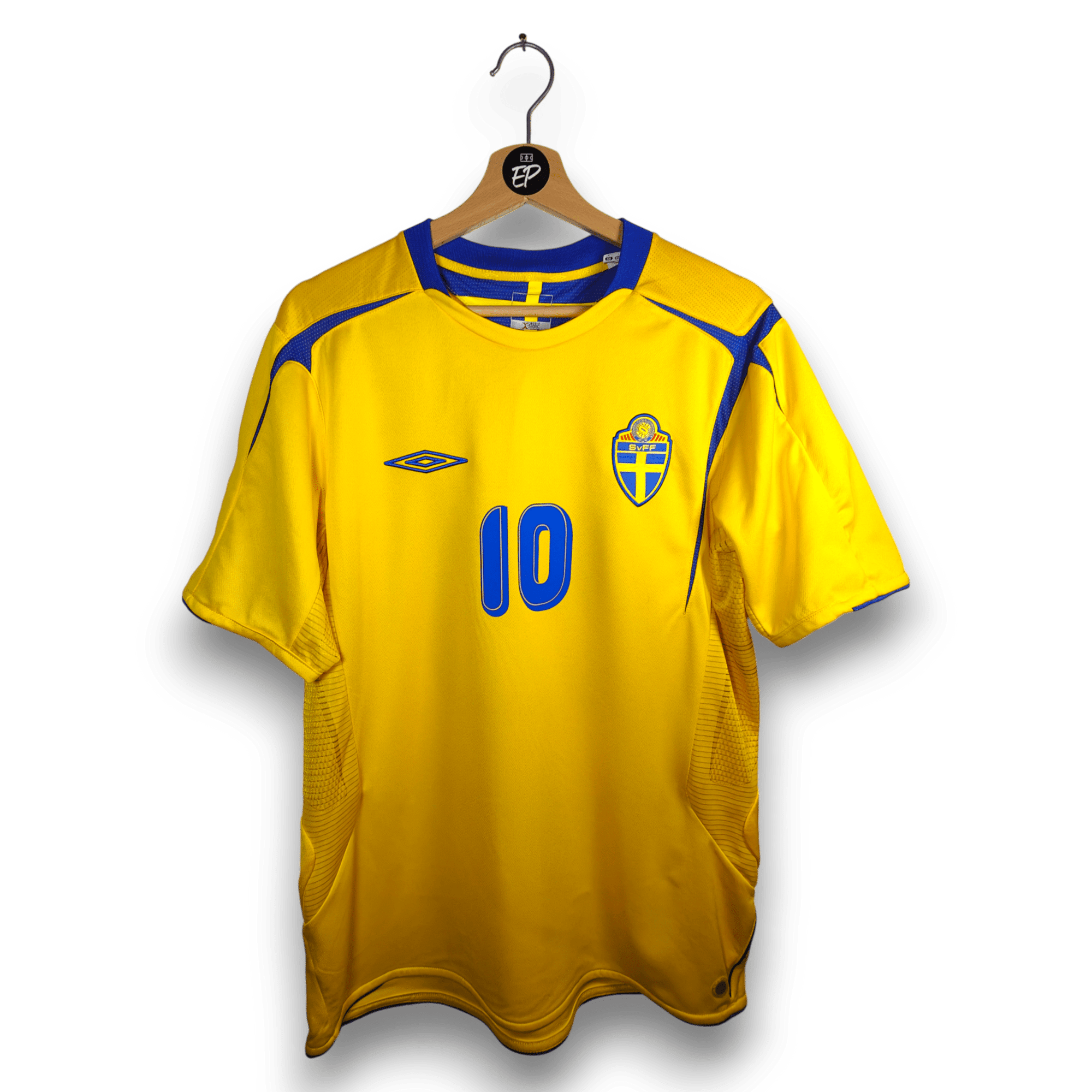2005 - 06 Sweden Home Shirt Ibrahimovic 10 - 9.5/10 - (L) - Eternal Pitch