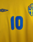 2005 - 06 Sweden Home Shirt Ibrahimovic 10 - 9.5/10 - (L) - Eternal Pitch