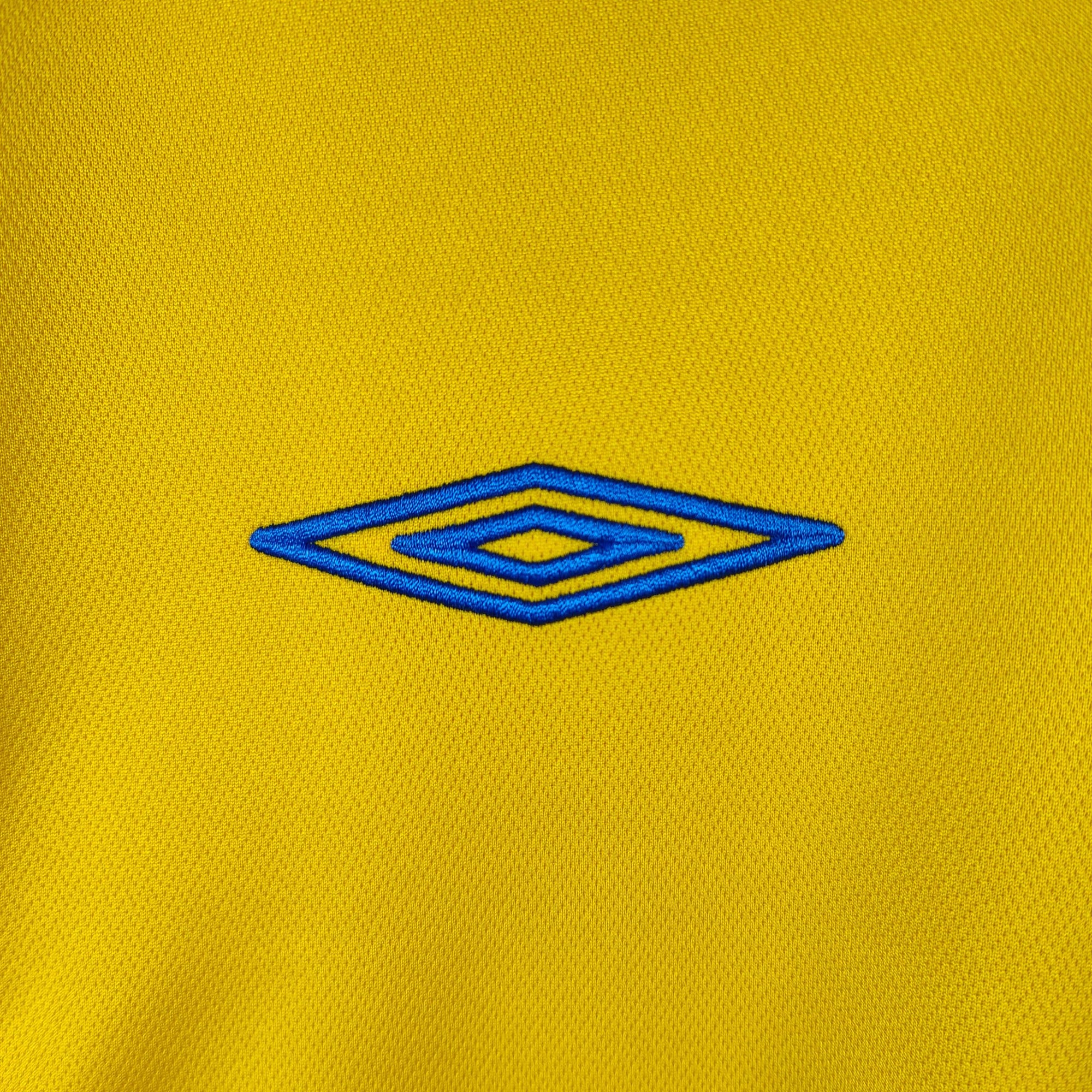 2005 - 06 Sweden Home Shirt Larsson 11 - 9/10 - (XL) - Eternal Pitch