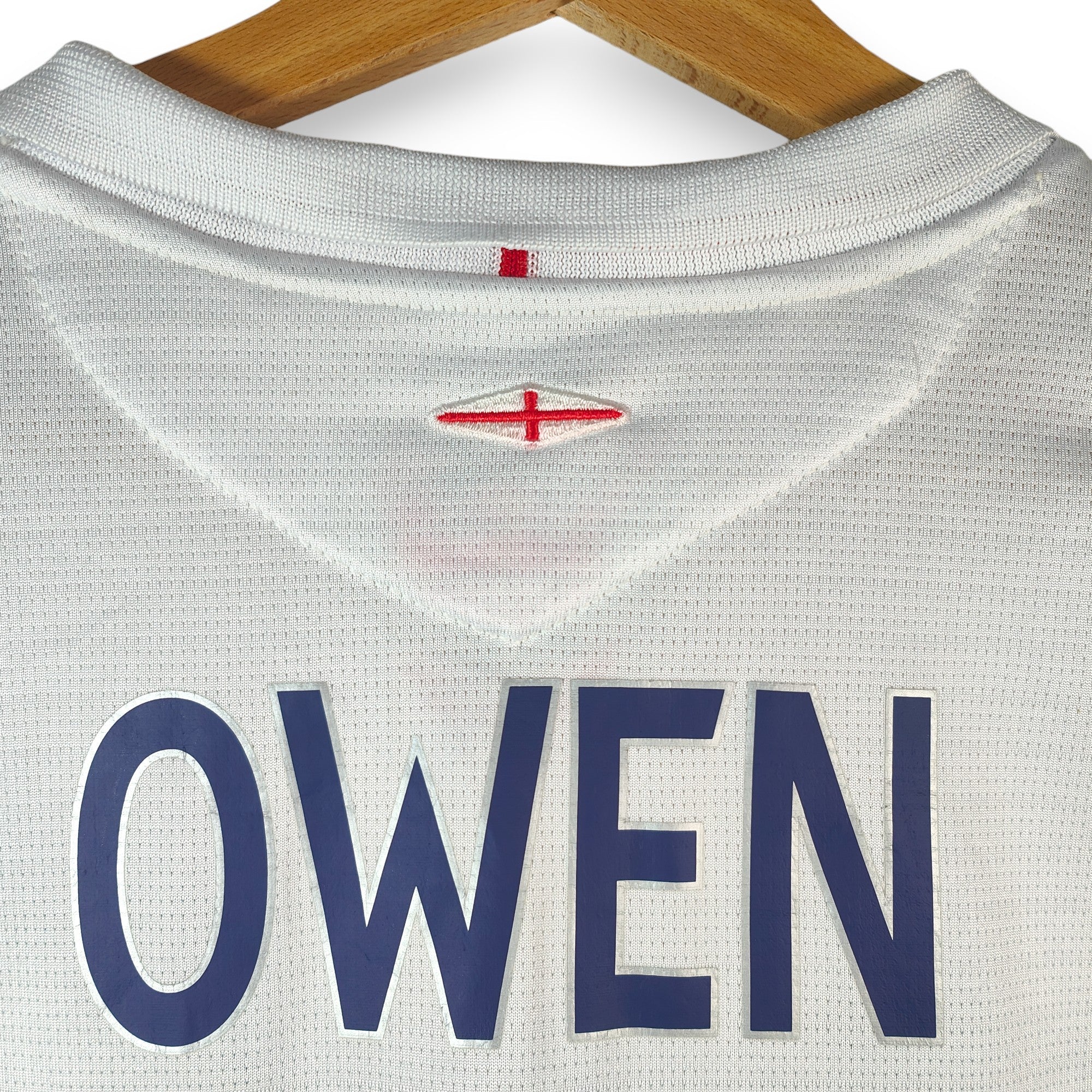 2005 - 07 England Home Shirt Owen 10 (M) - Eternal Pitch