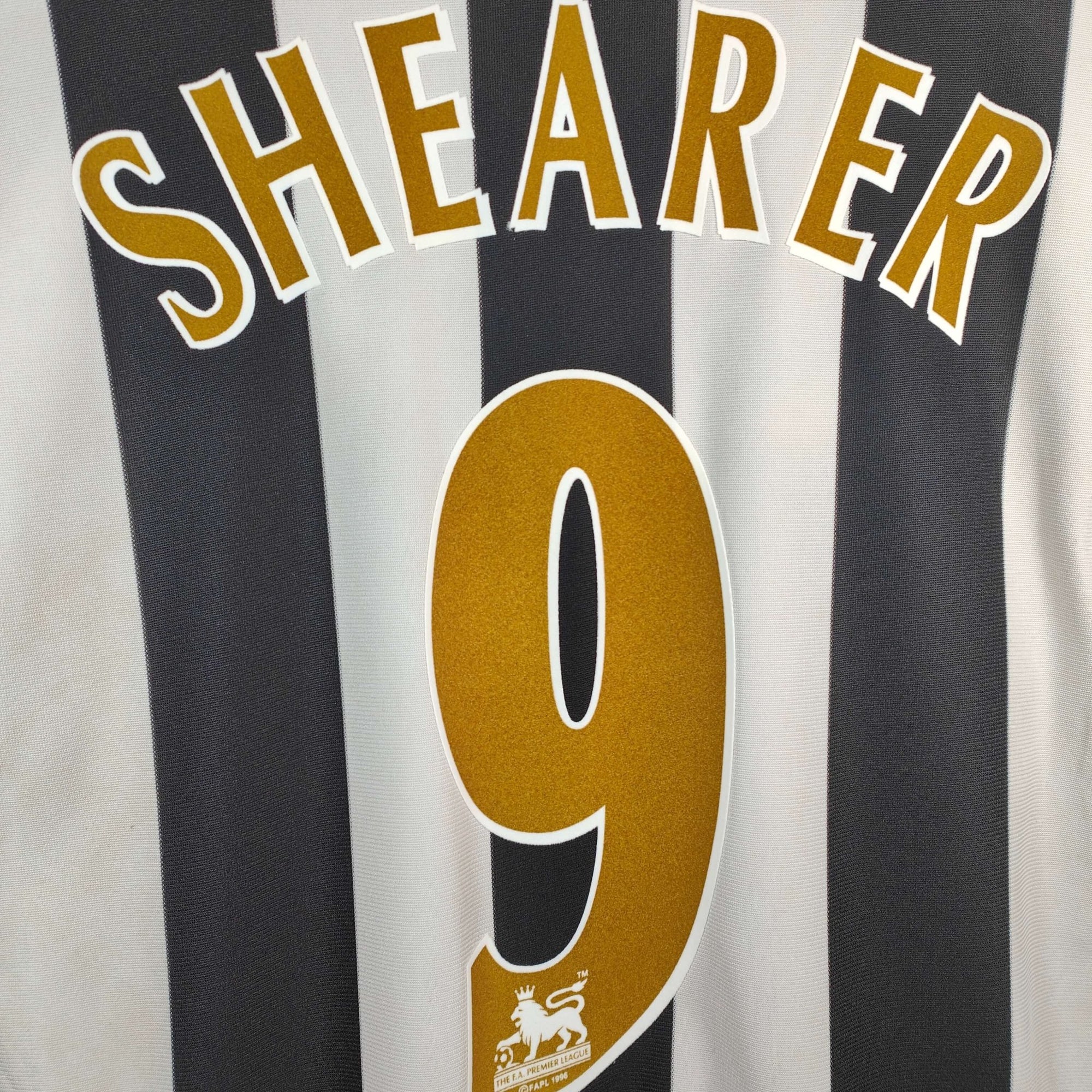 2005 - 07 Newcastle Home Shirt Shearer 9 - 9/10 - (XL) - Eternal Pitch