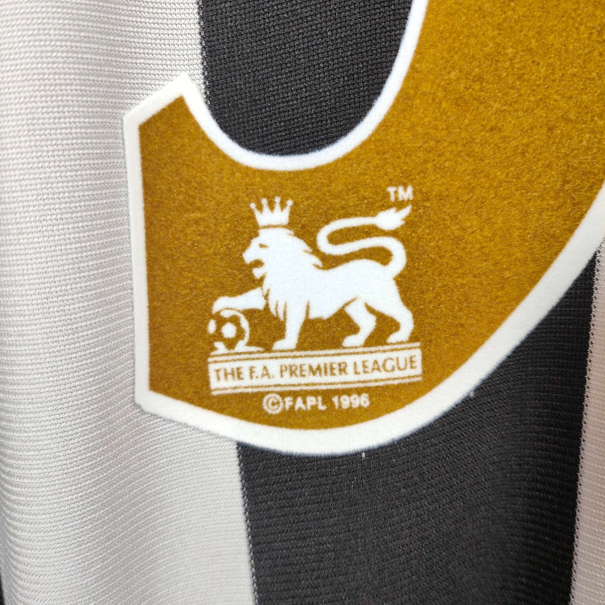 2005 - 07 Newcastle Home Shirt Shearer 9 - 9/10 - (XL) - Eternal Pitch