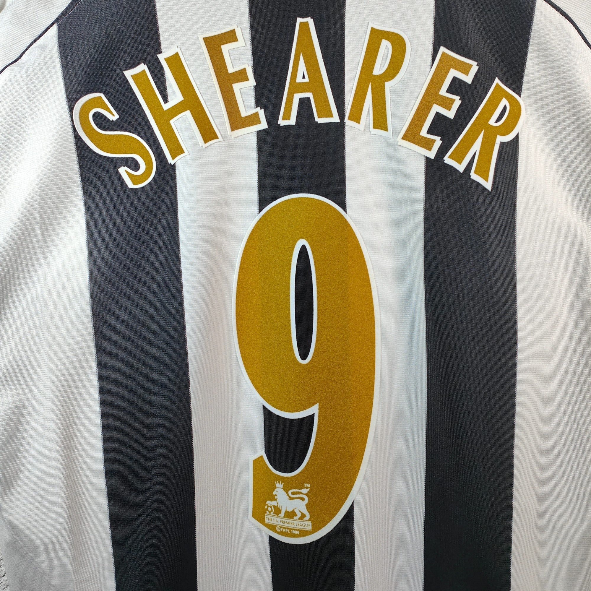 2005 - 07 Newcastle Home Shirt Shearer 9 (L) - Eternal Pitch