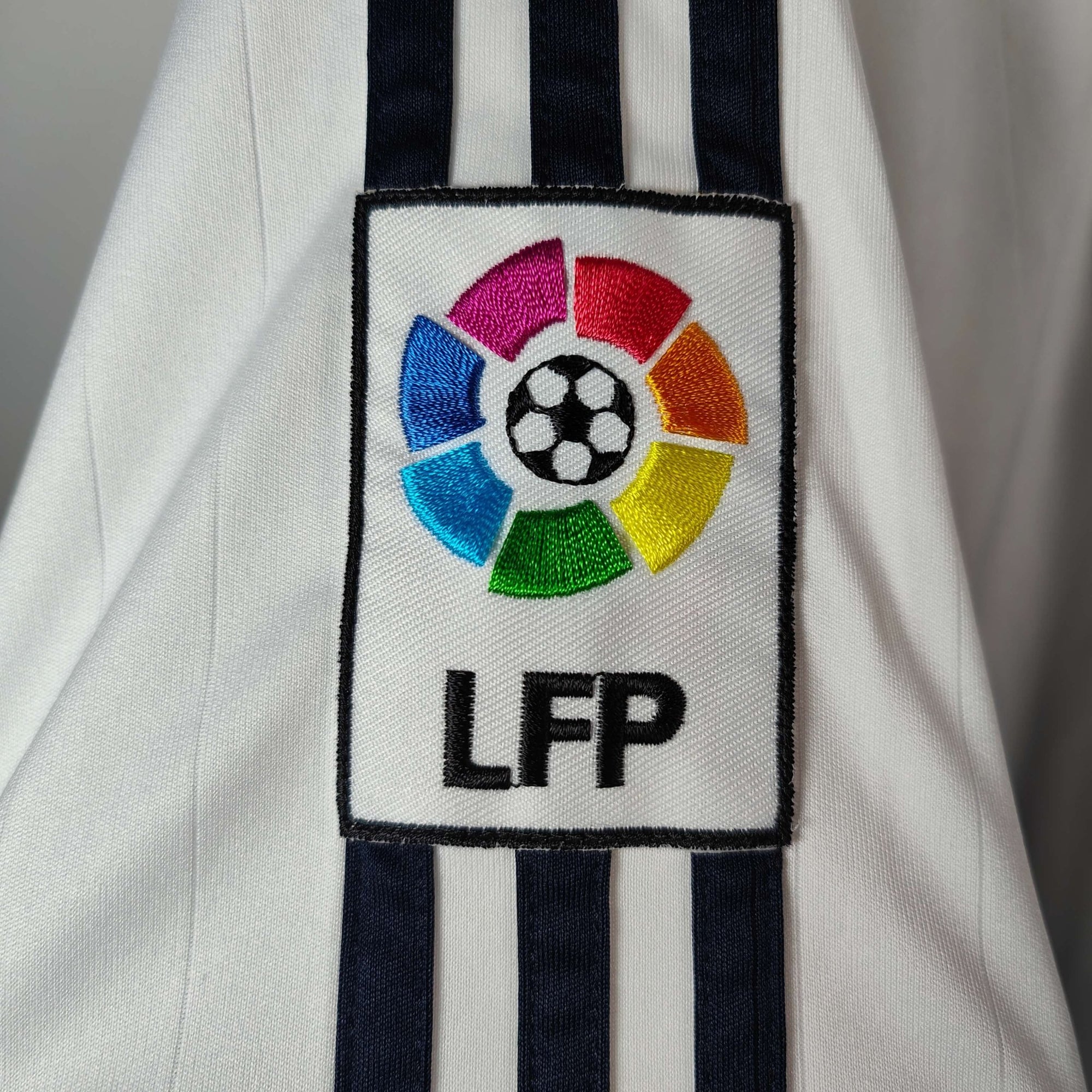 2006 - 07 Real Madrid Home Shirt Beckham 23 - 8.5/10 - (XL) - Eternal Pitch