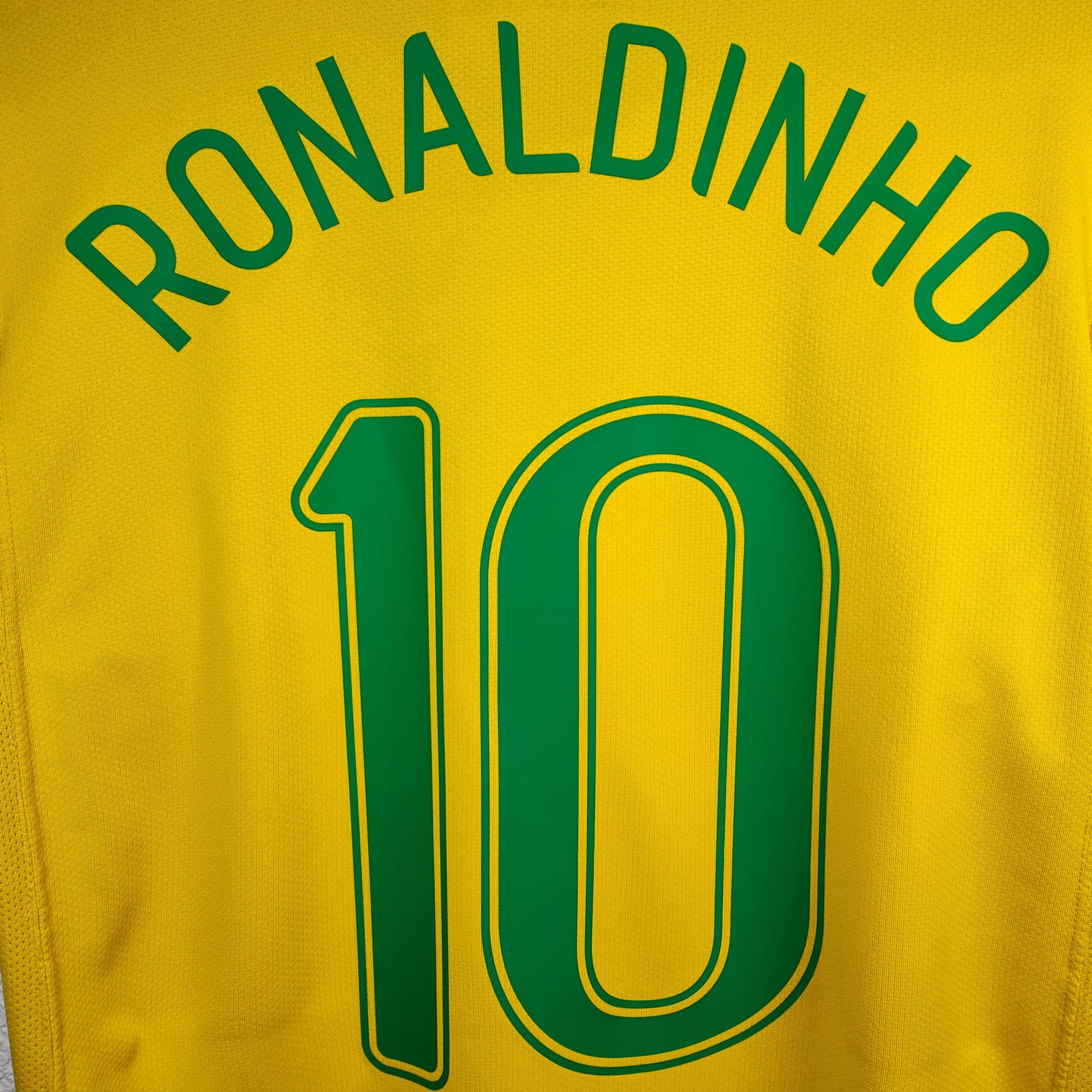 2006 - 08 Brazil Home Shirt Ronaldinho 10 - 7.5/10 - (S) - Eternal Pitch