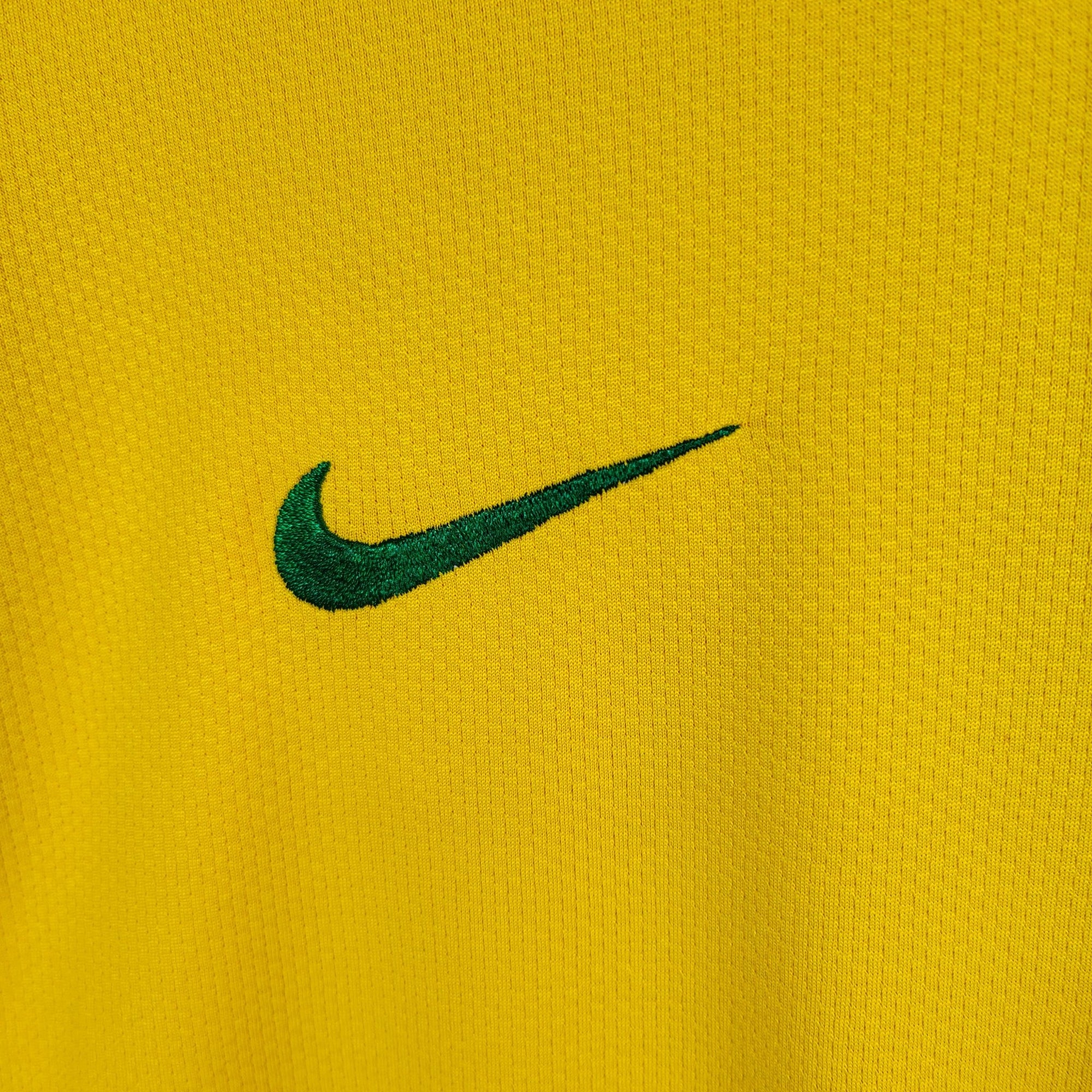 2006 - 08 Brazil Home Shirt Ronaldinho 10 - 9/10 - (M) - Eternal Pitch