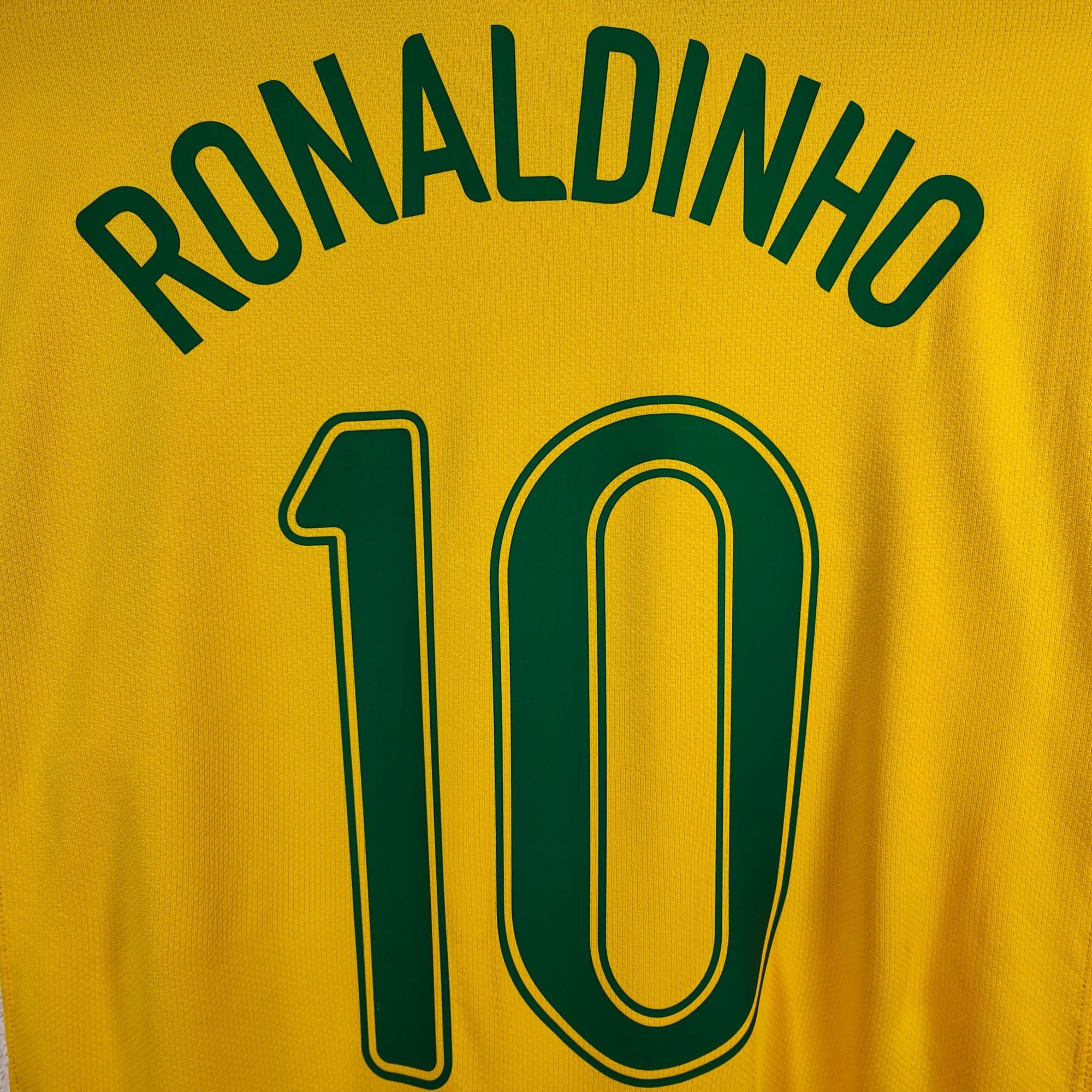 2006 - 08 Brazil Home Shirt Ronaldinho 10 - 9/10 - (M) - Eternal Pitch