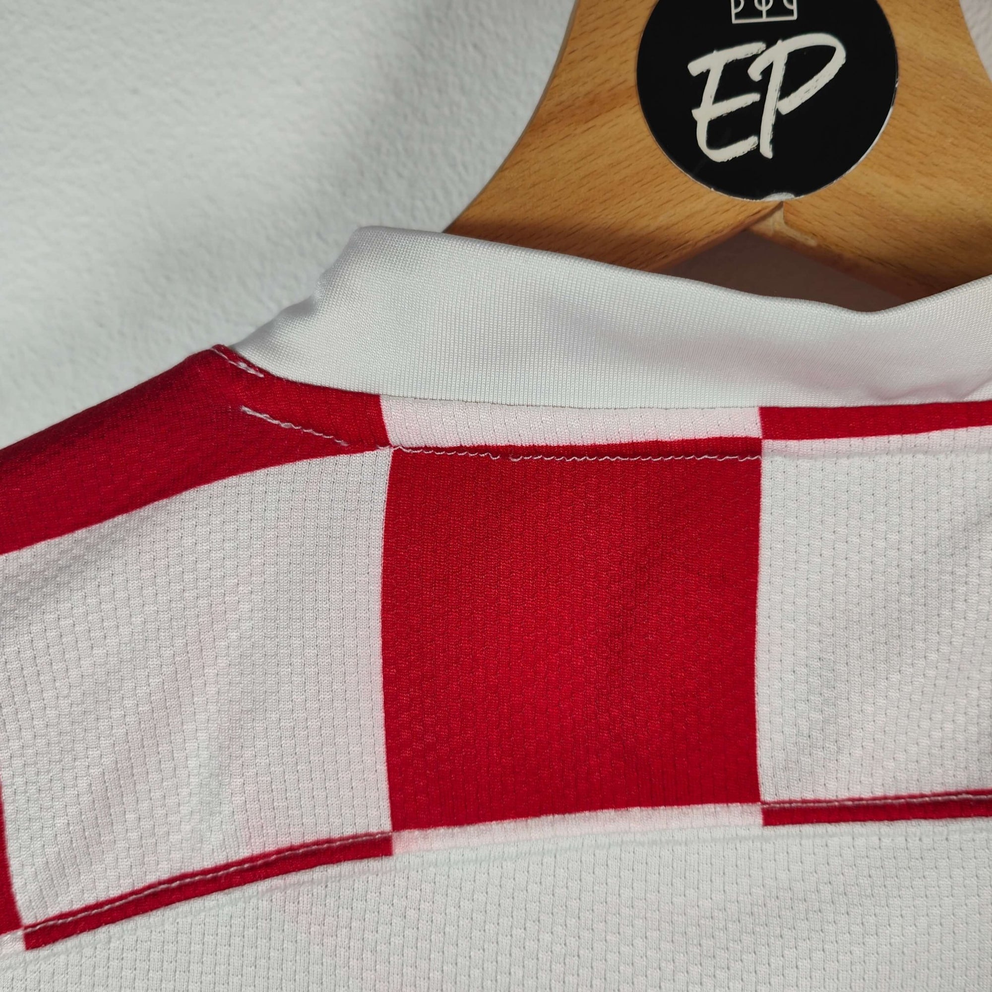 2006 - 08 Croatia Home Shirt Modric 14 - 7.5/10 - (S) - Eternal Pitch