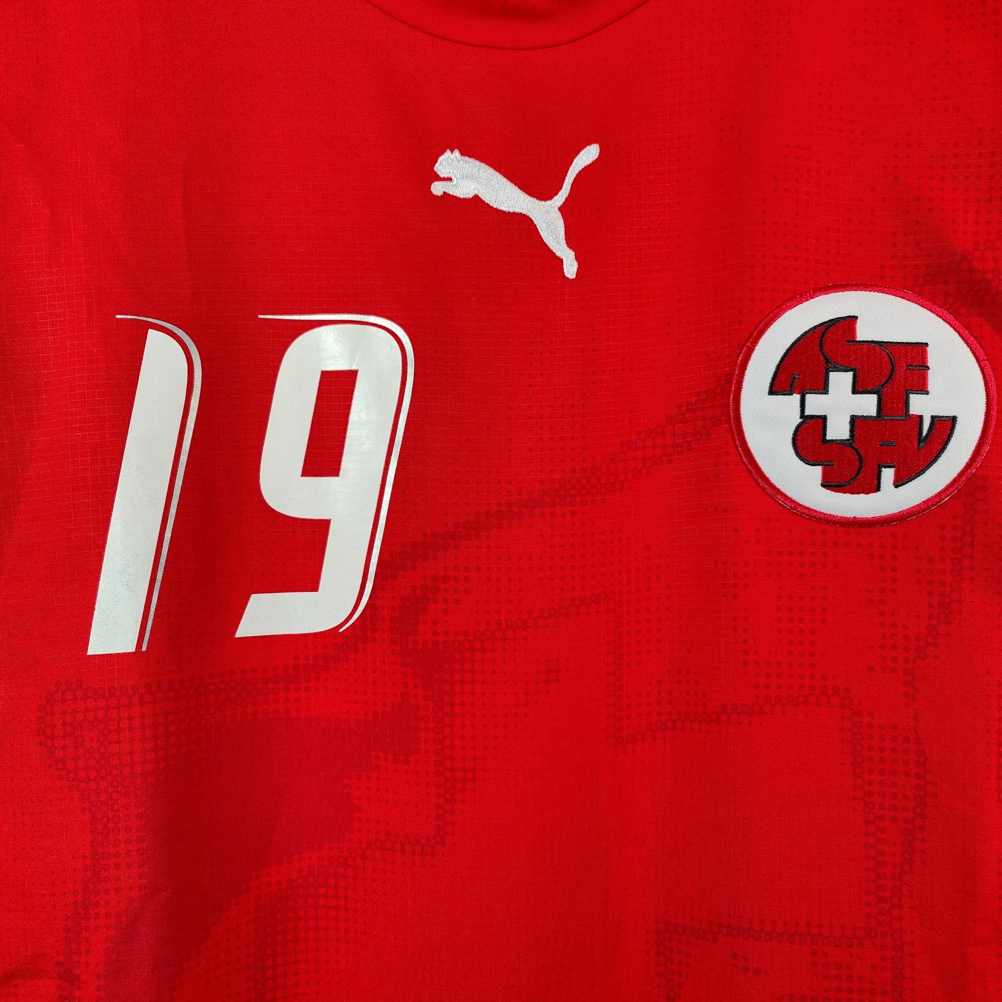 2006 - 08 Switzerland Home Shirt Behrami 19 - 8.5/10 - (L) - Eternal Pitch