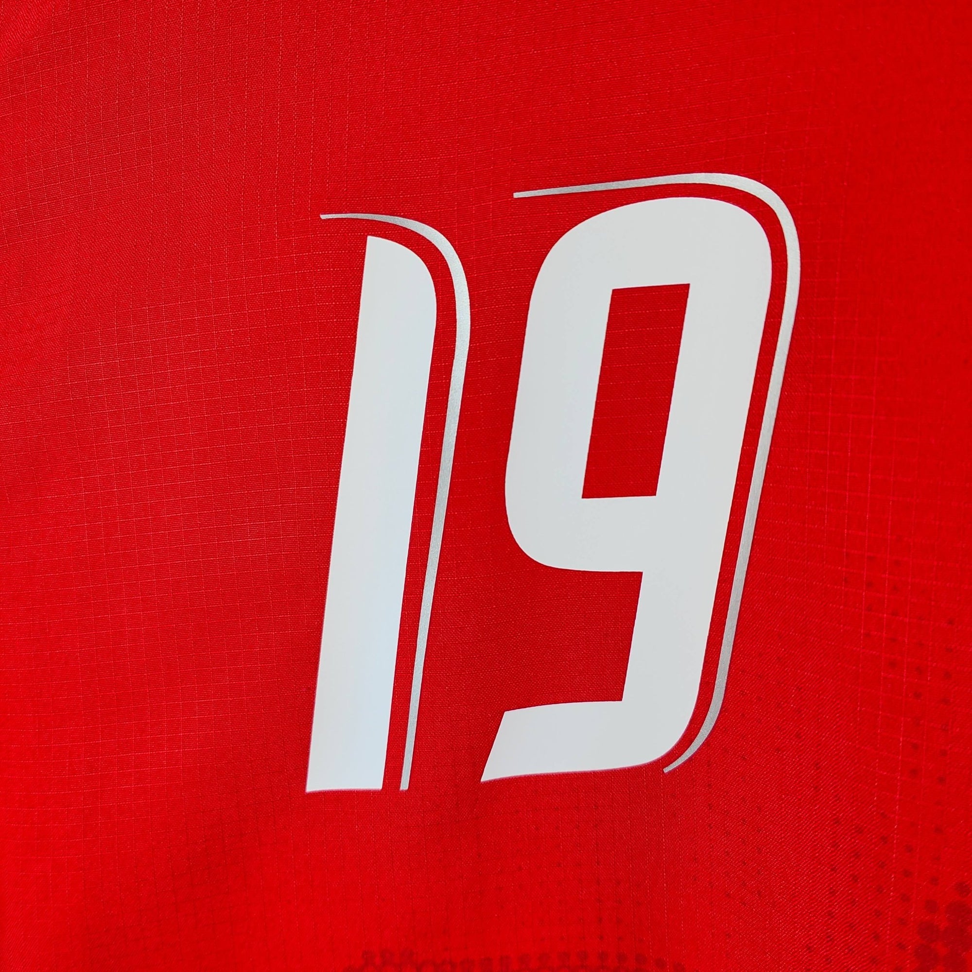 2006 - 08 Switzerland Home Shirt Behrami 19 - 9.5/10 - (L) - Eternal Pitch