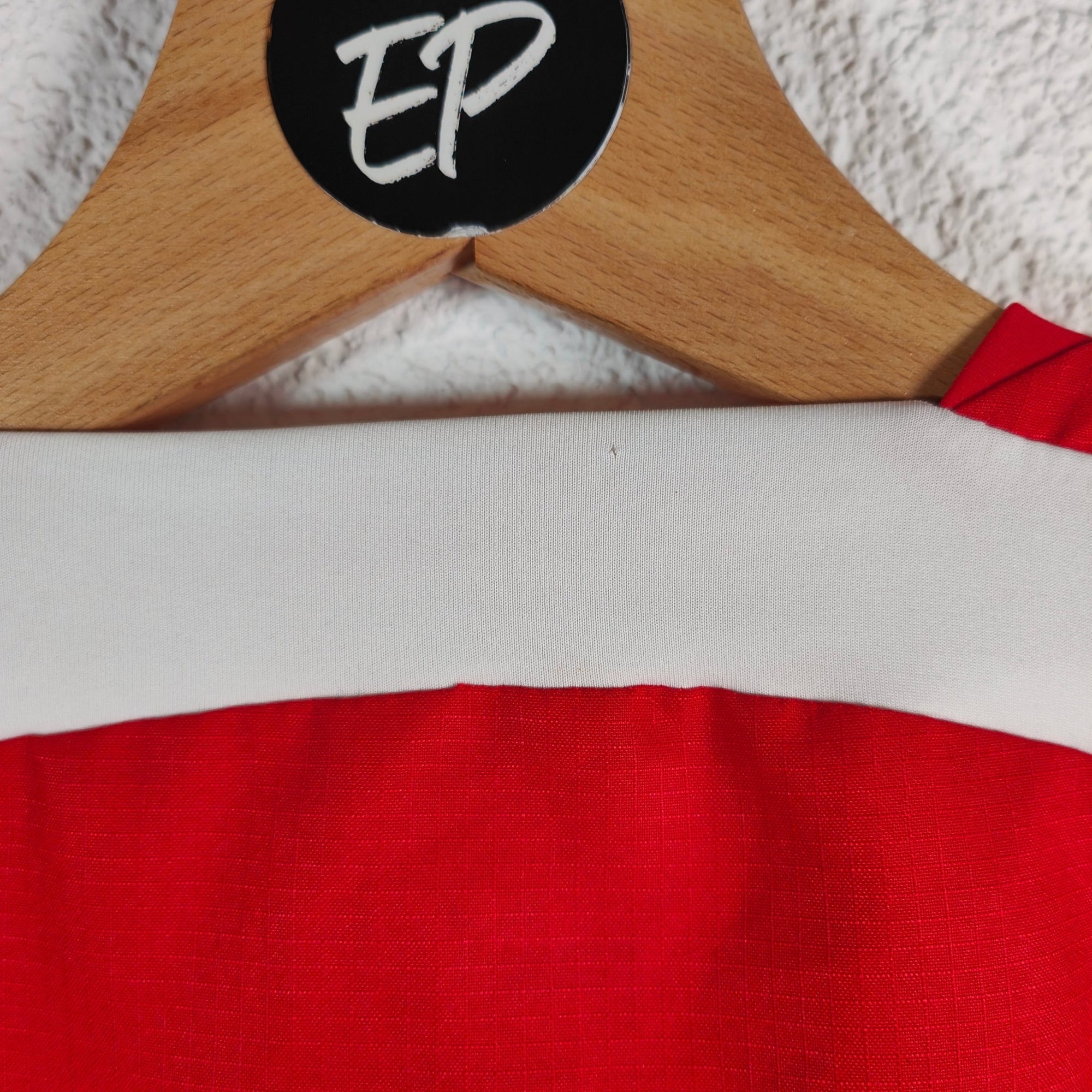 2006 - 08 Switzerland Home Shirt Senderos 4 - 9/10 - (L) - Eternal Pitch