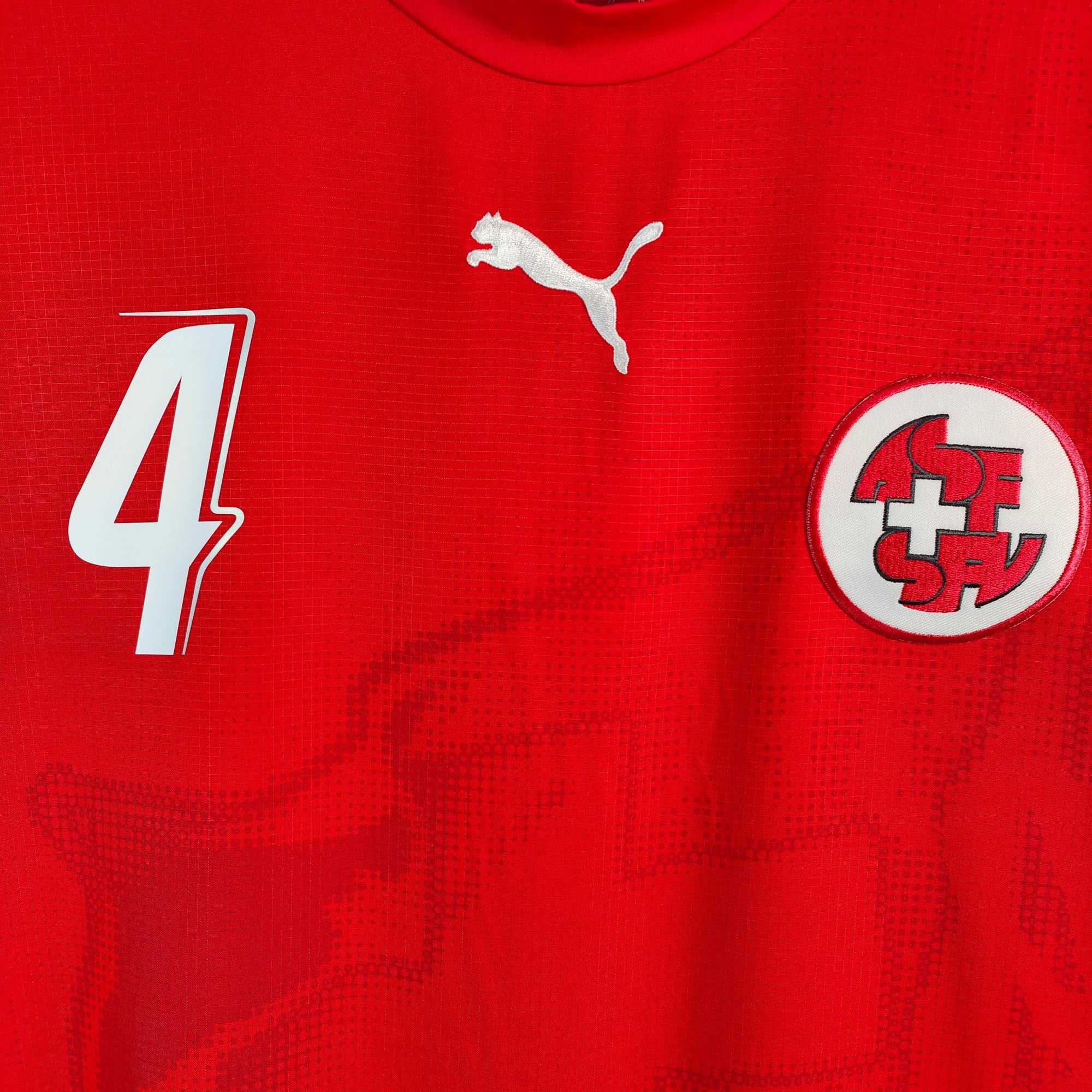 2006 - 08 Switzerland Home Shirt Senderos 4 - 9/10 - (L) - Eternal Pitch