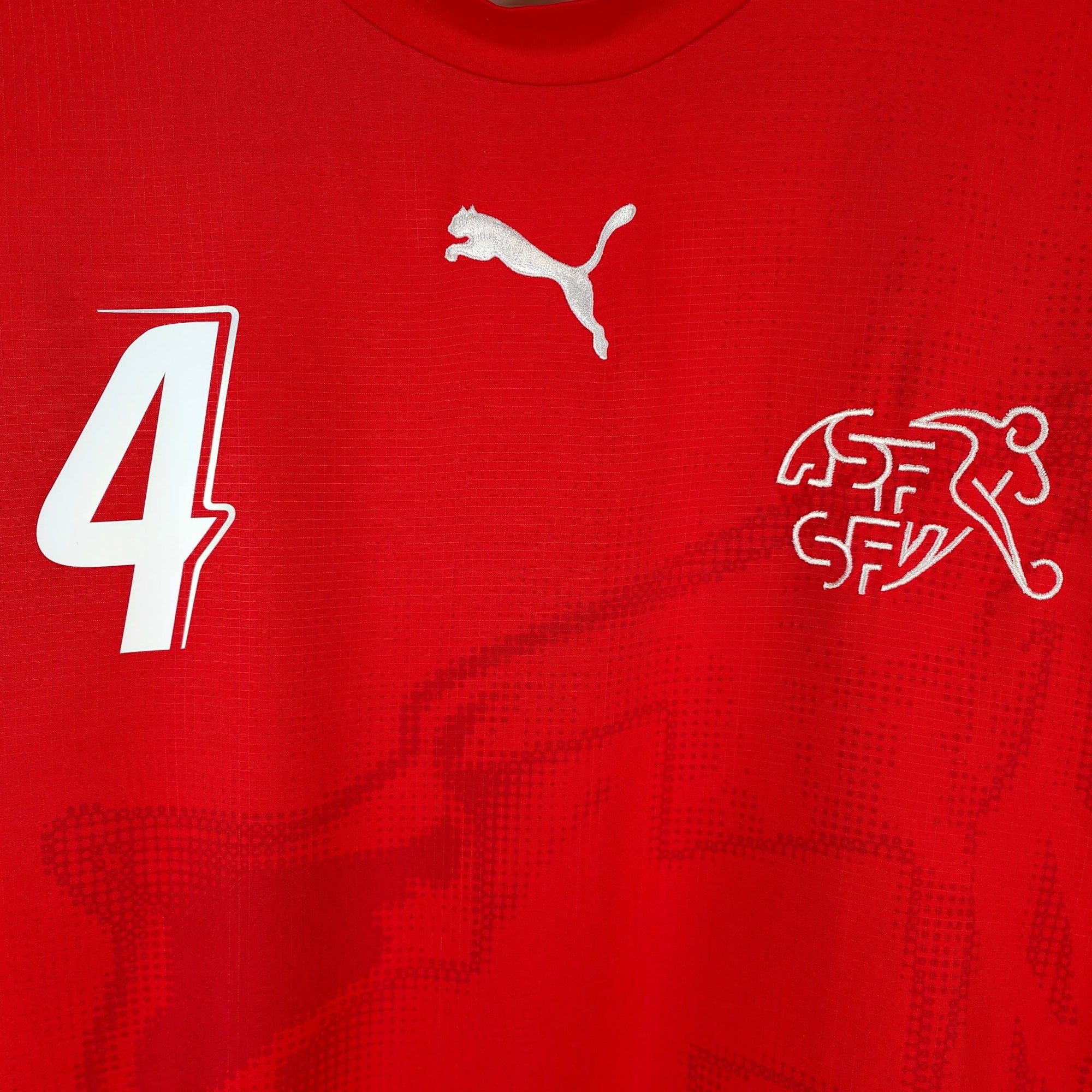 2006 - 08 Switzerland Home Shirt Senderos 4 - 9/10 - (M) - Eternal Pitch