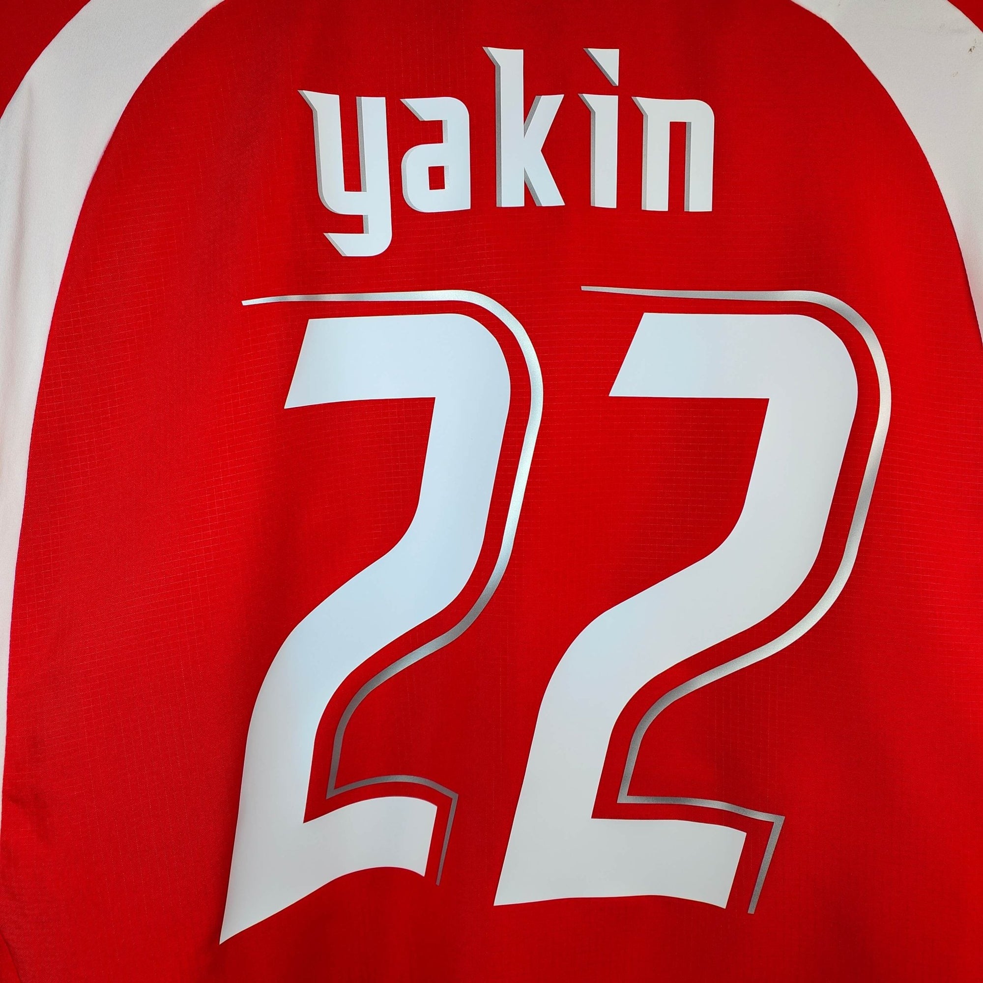 2006 - 08 Switzerland Home Shirt Yakin 22 - 9/10 - (L) - Eternal Pitch