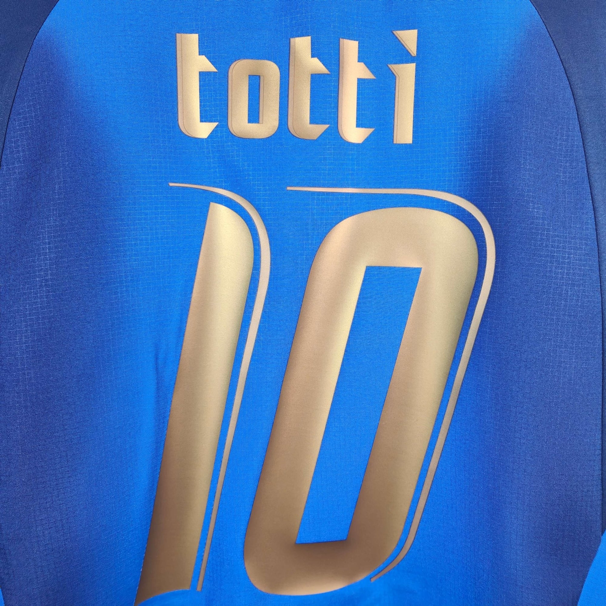 2006 Italy Home Shirt Totti 10 - 7.5/10 - (S) - Eternal Pitch
