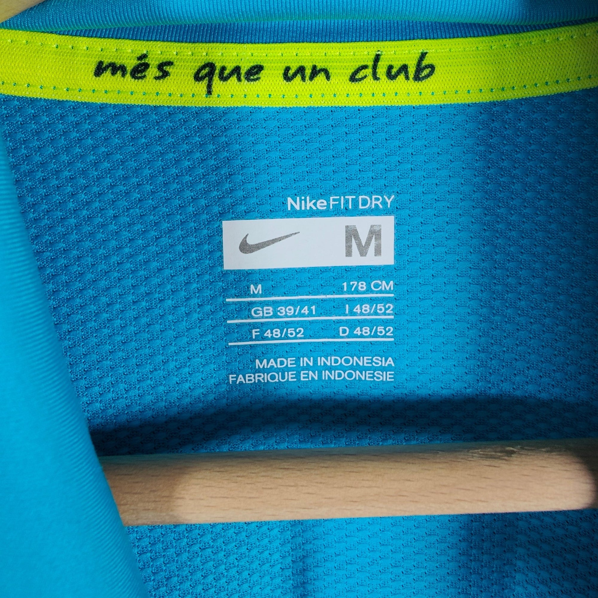 2007 - 08 FC Barcelona Away Shirt Messi 19 - 9/10 - (M) - Eternal Pitch