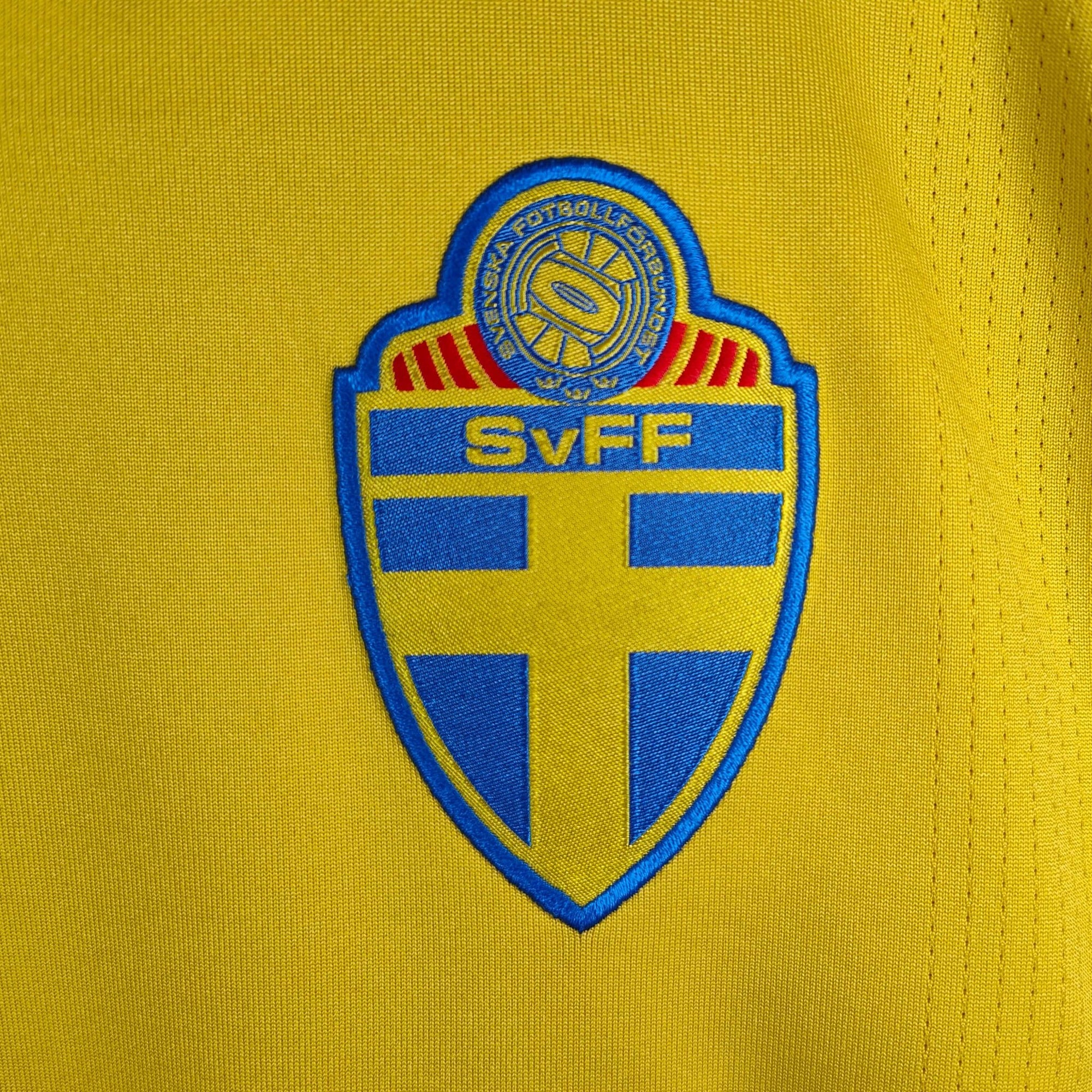 2007 - 09 Sweden Home Shirt Ibrahimovic 10 - 9/10 - (M) - Eternal Pitch