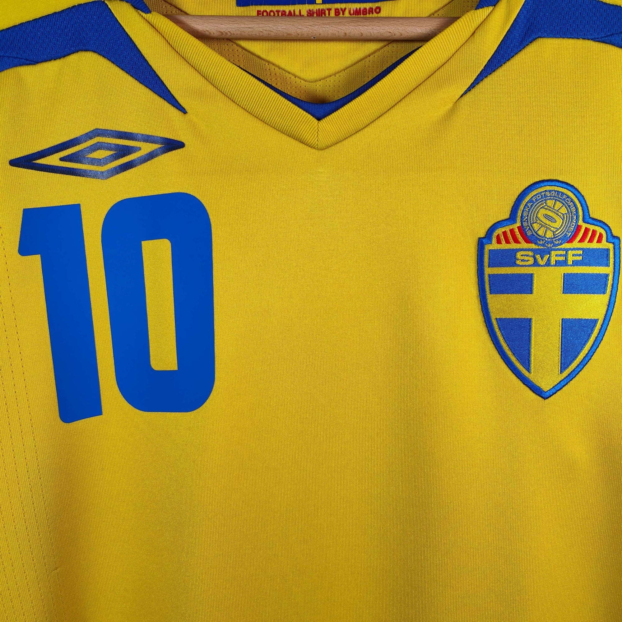 2007 - 09 Sweden Home Shirt Ibrahimovic 10 - 9/10 - (M) - Eternal Pitch