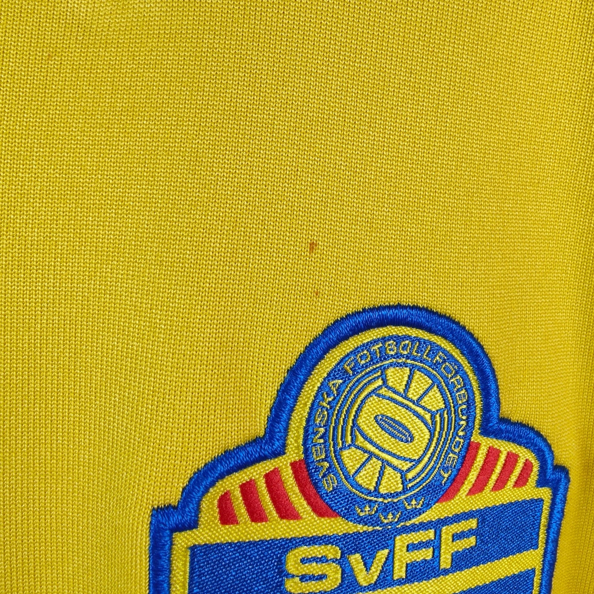 2007 - 09 Sweden Home Shirt Larsson 17 (L) - Eternal Pitch