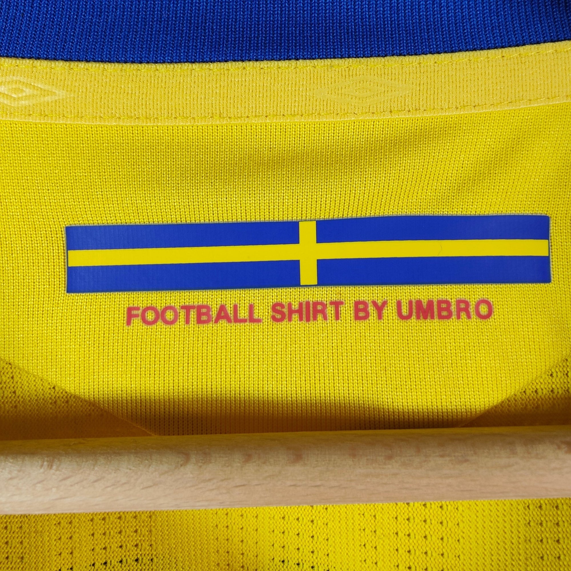 2007 - 09 Sweden Home Shirt Larsson 17 (L) - Eternal Pitch