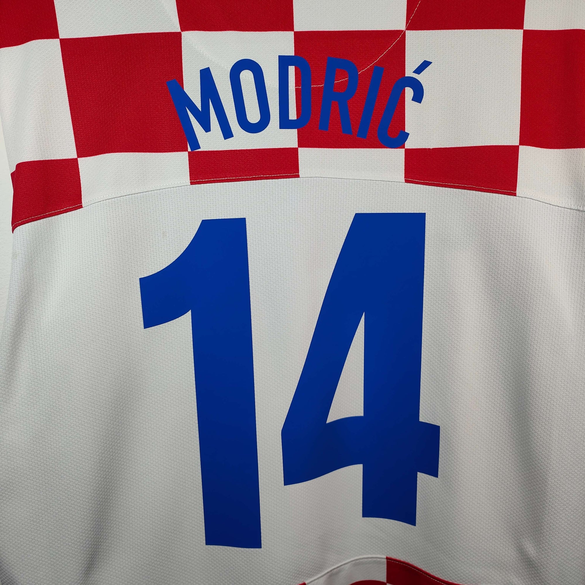 2008 - 09 Croatia Home Shirt Modrić 14 - 8/10 - (M) - Eternal Pitch