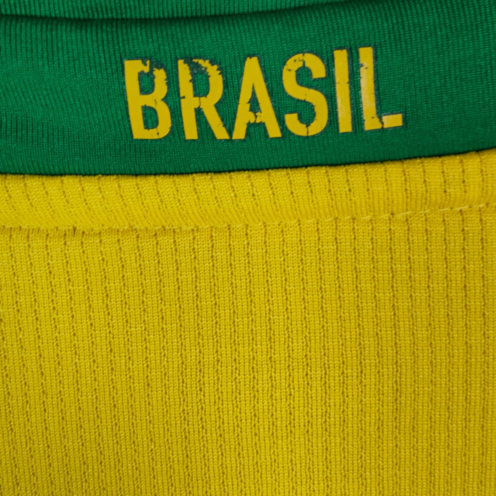2008 - 10 Brazil Home Shirt Adriano 9 - 8/10 - (L) - Eternal Pitch