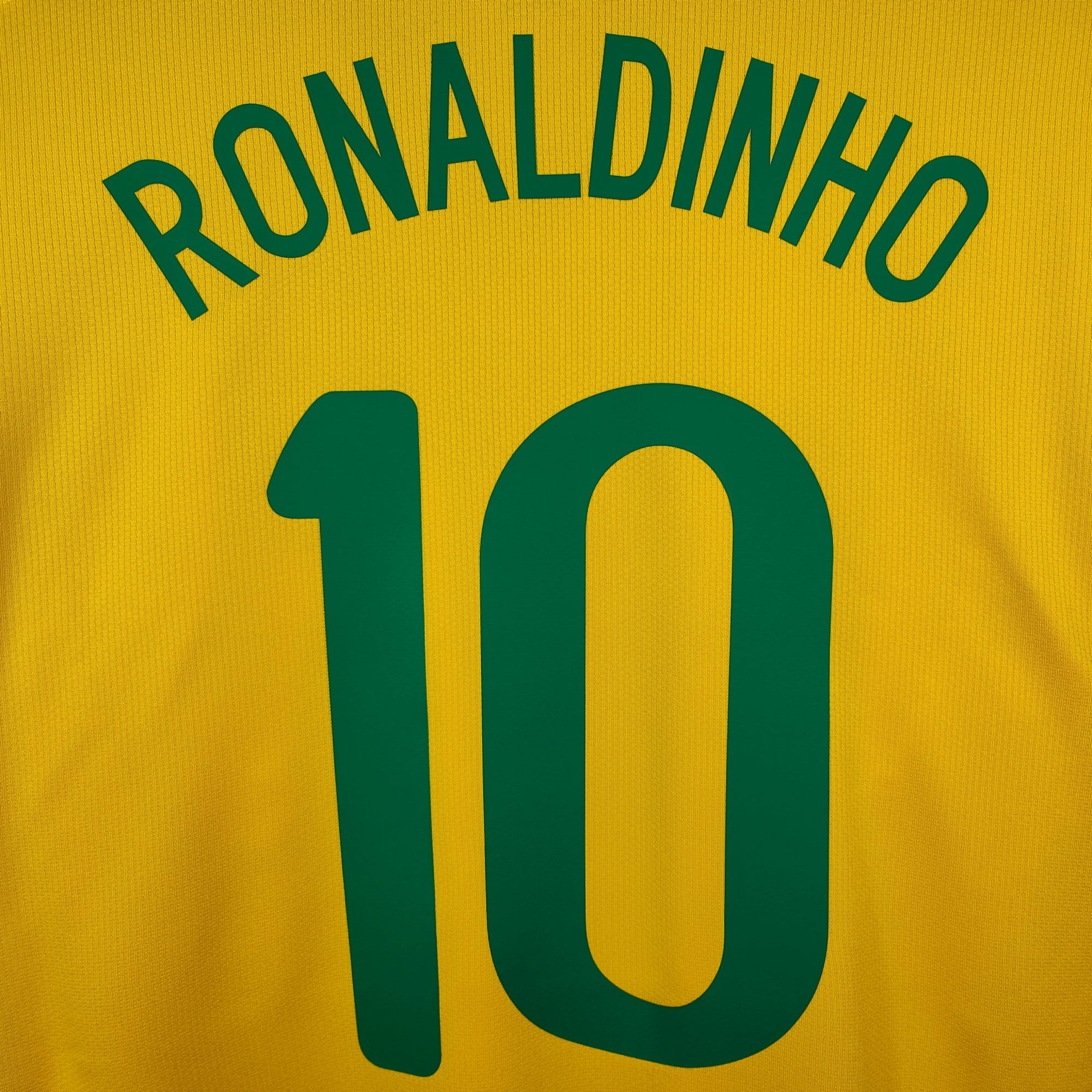 2008 - 10 Brazil Home Shirt Ronaldinho 10 - 9.5/10 - (L) - Eternal Pitch