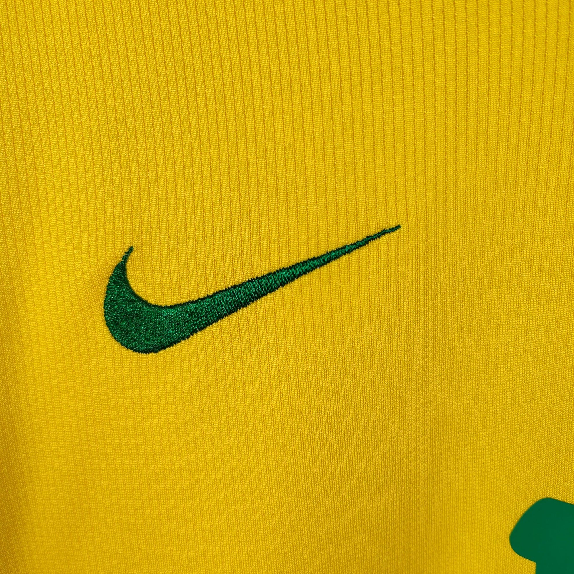 2008 - 10 Brazil Home Shirt Ronaldinho 10 - 9.5/10 - (L) - Eternal Pitch