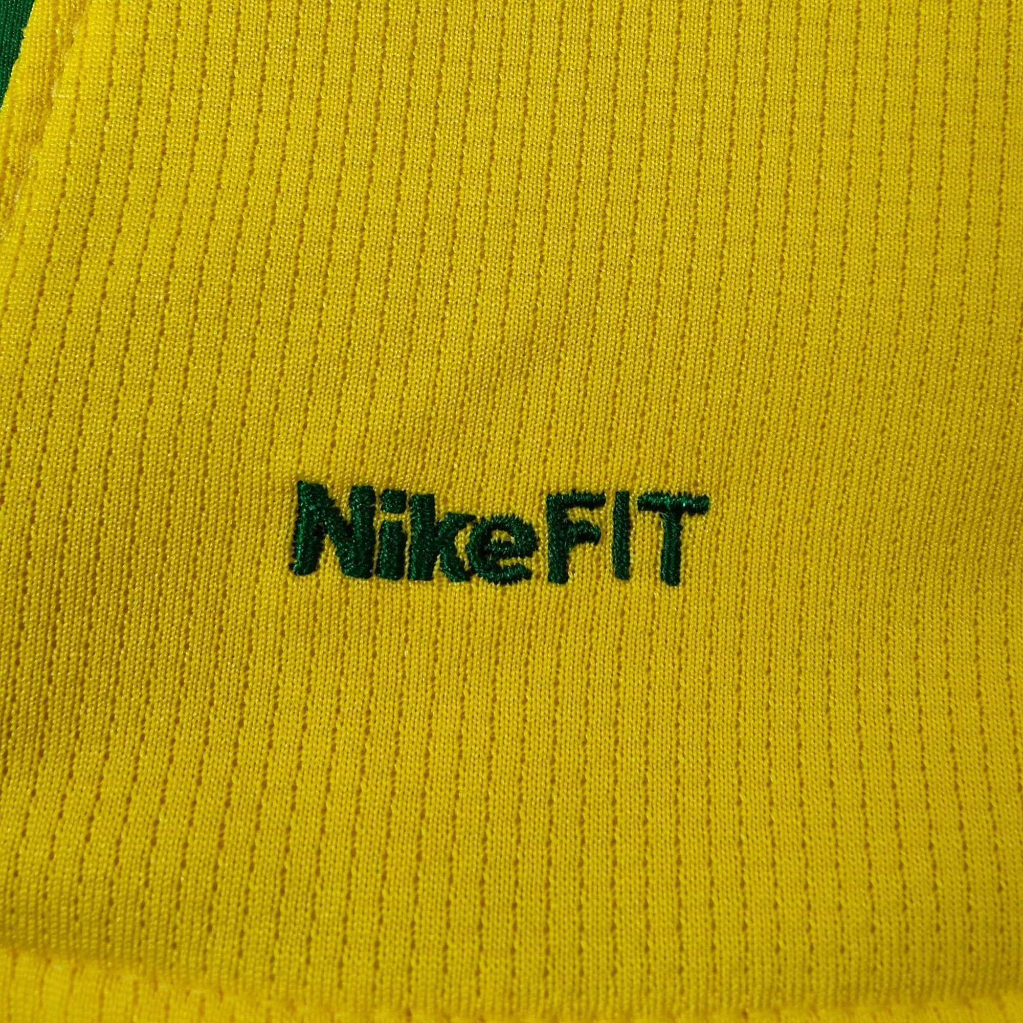2008 - 10 Brazil Home Shirt Ronaldinho 10 - 9.5/10 - (L) - Eternal Pitch