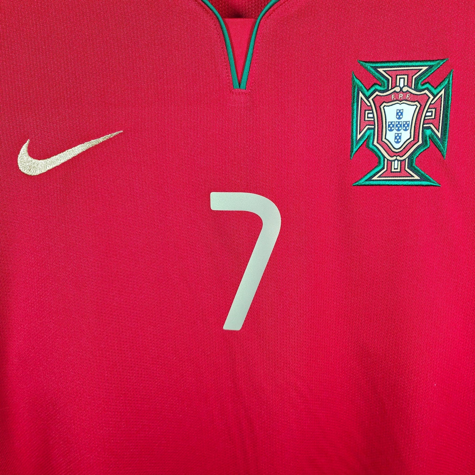 2008 - 10 Portugal Home Shirt Ronaldo 7 - 9.5/10 - (XL) - Eternal Pitch