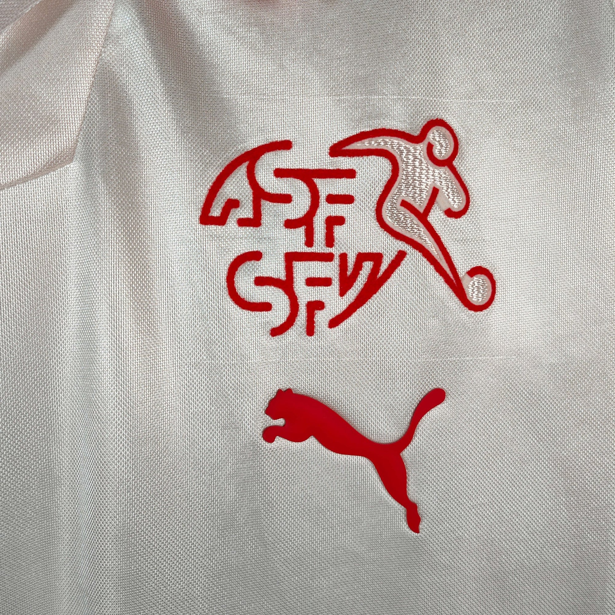 2008 - 10 Switzerland Away Shirt Yakin 10 - 9/10 - (M) - Eternal Pitch