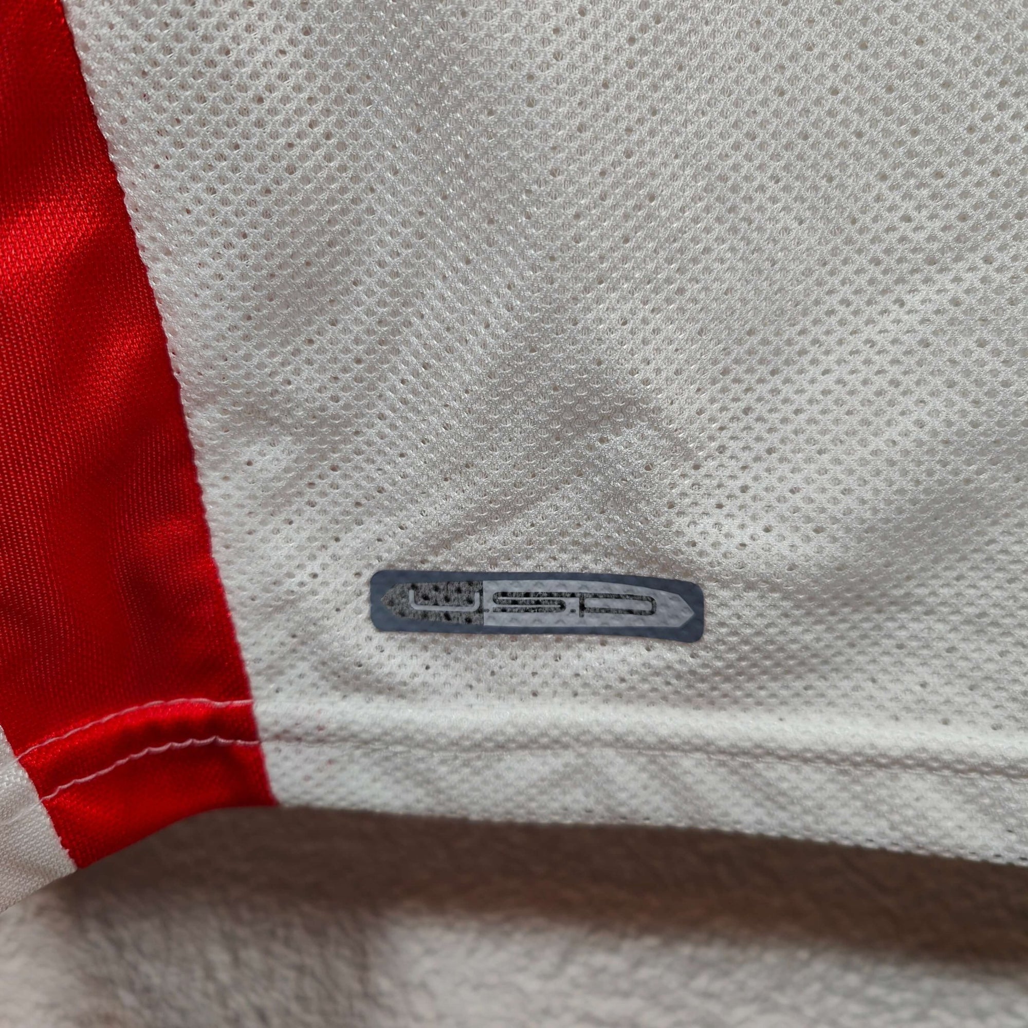 2008 - 10 Switzerland Away Shirt Yakin 10 - 9/10 - (M) - Eternal Pitch
