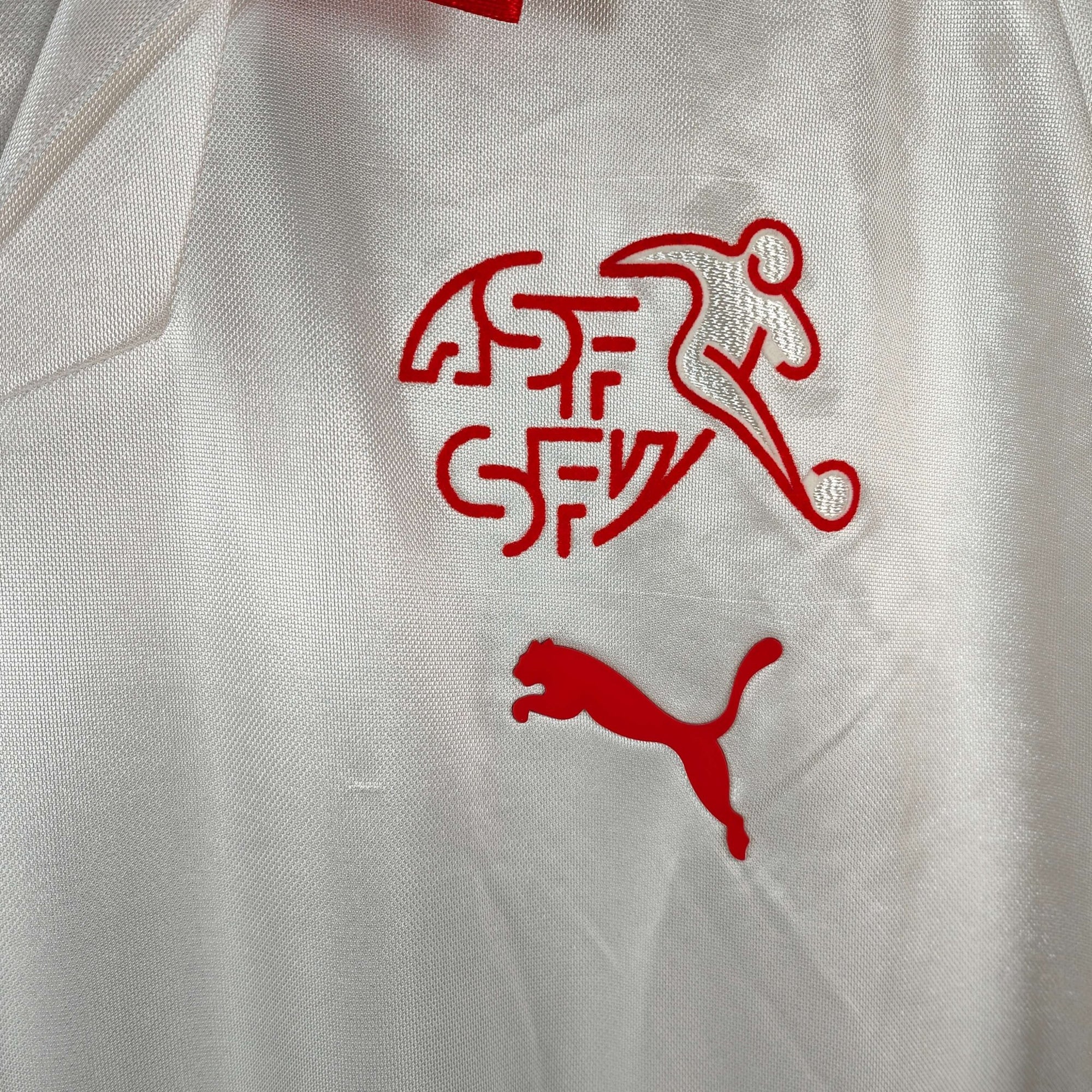 2008 - 10 Switzerland Away Shirt Yakin 10 - 9/10 - (XL) - Eternal Pitch