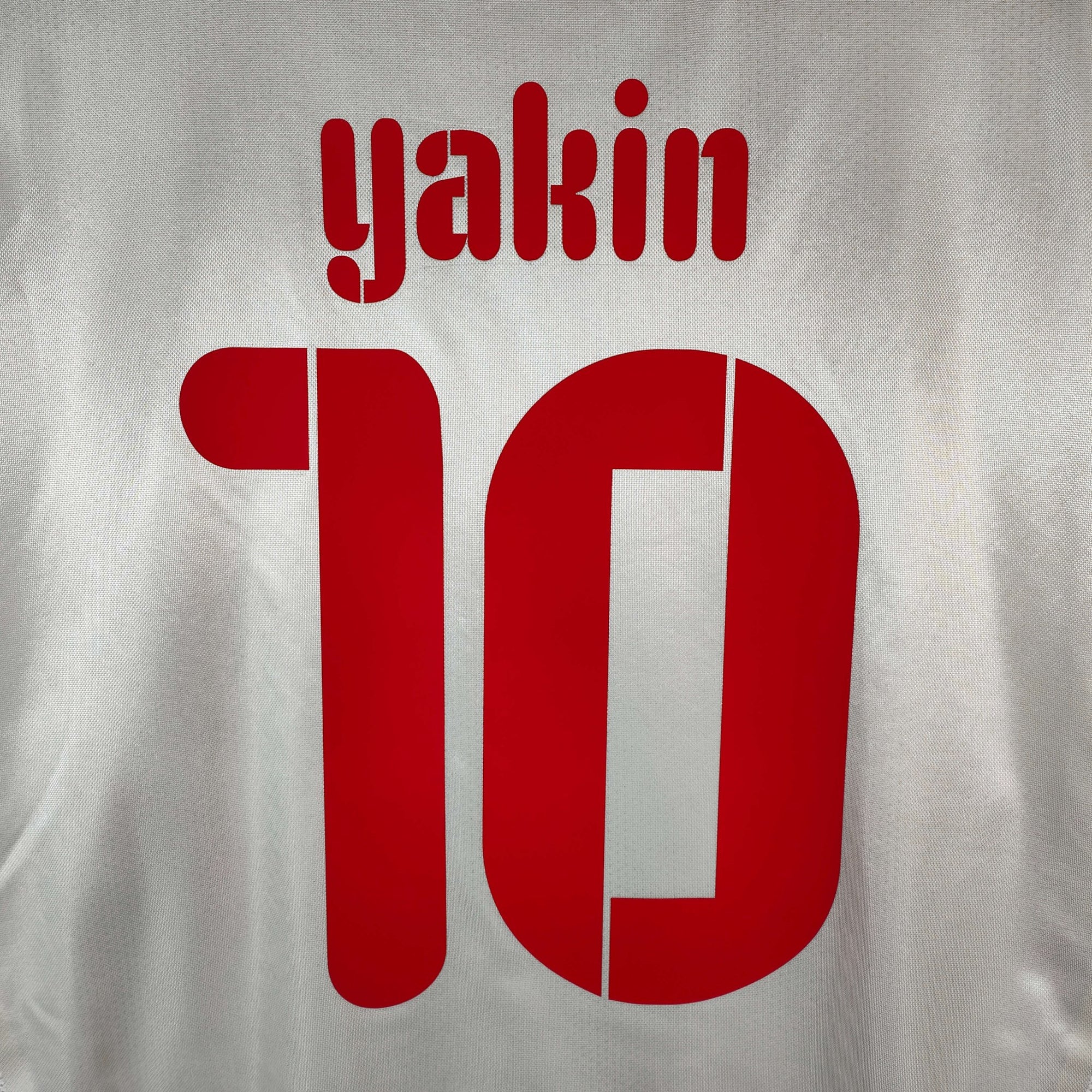 2008 - 10 Switzerland Away Shirt Yakin 10 - 9/10 - (XL) - Eternal Pitch