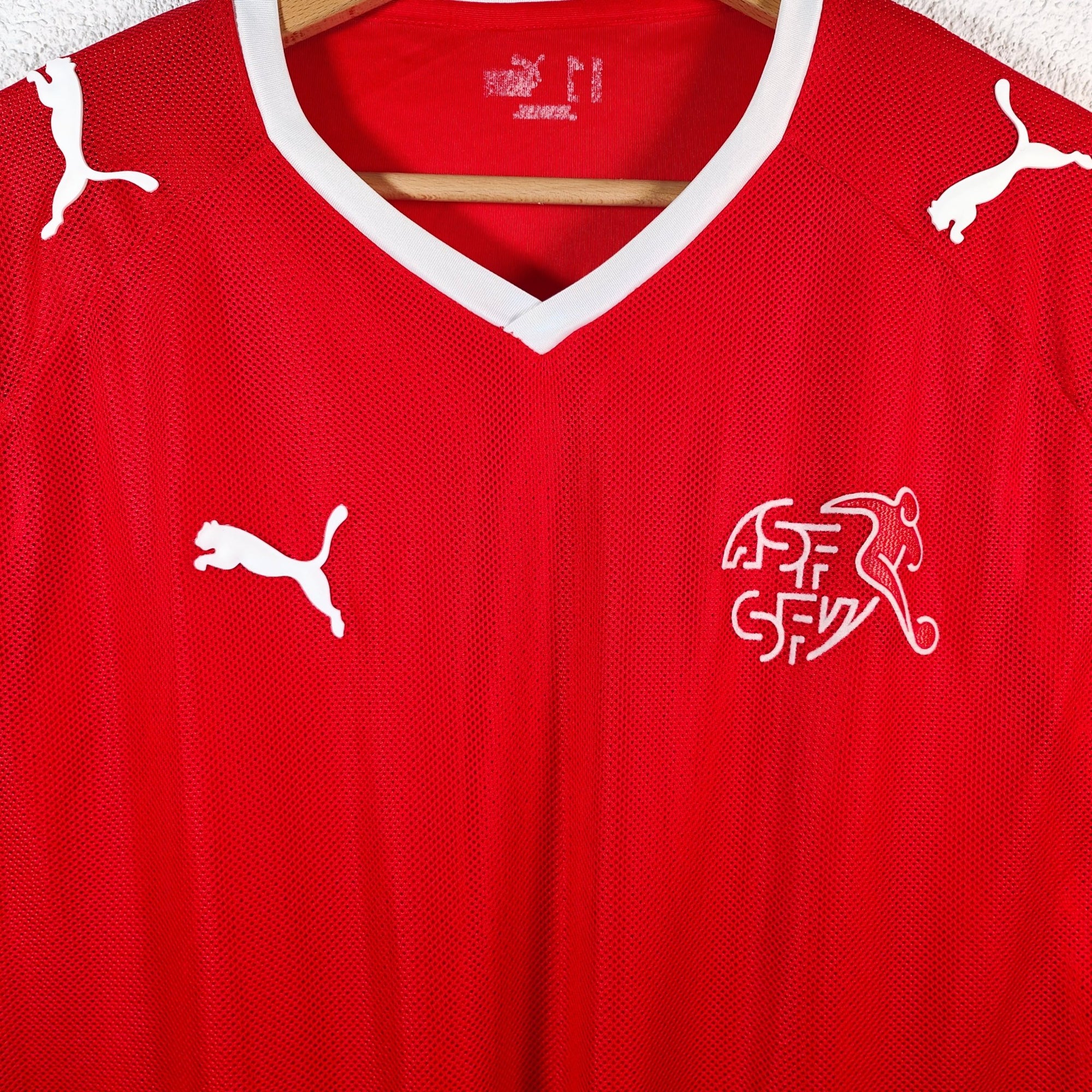 2008 - 10 Switzerland Home Shirt - 9.5/10 - (XL) - Eternal Pitch