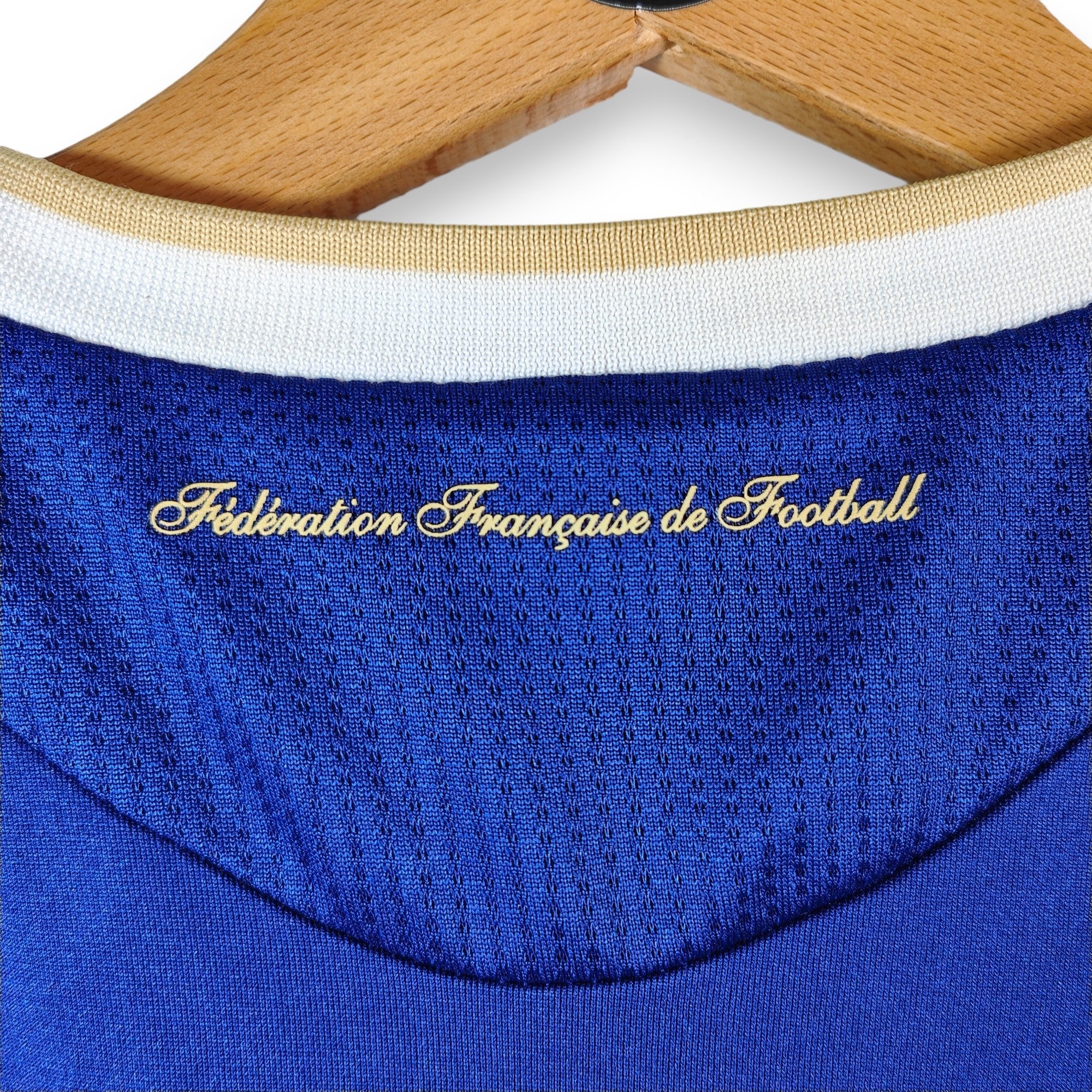 2009 - 10 France Home Shirt (L) - Eternal Pitch