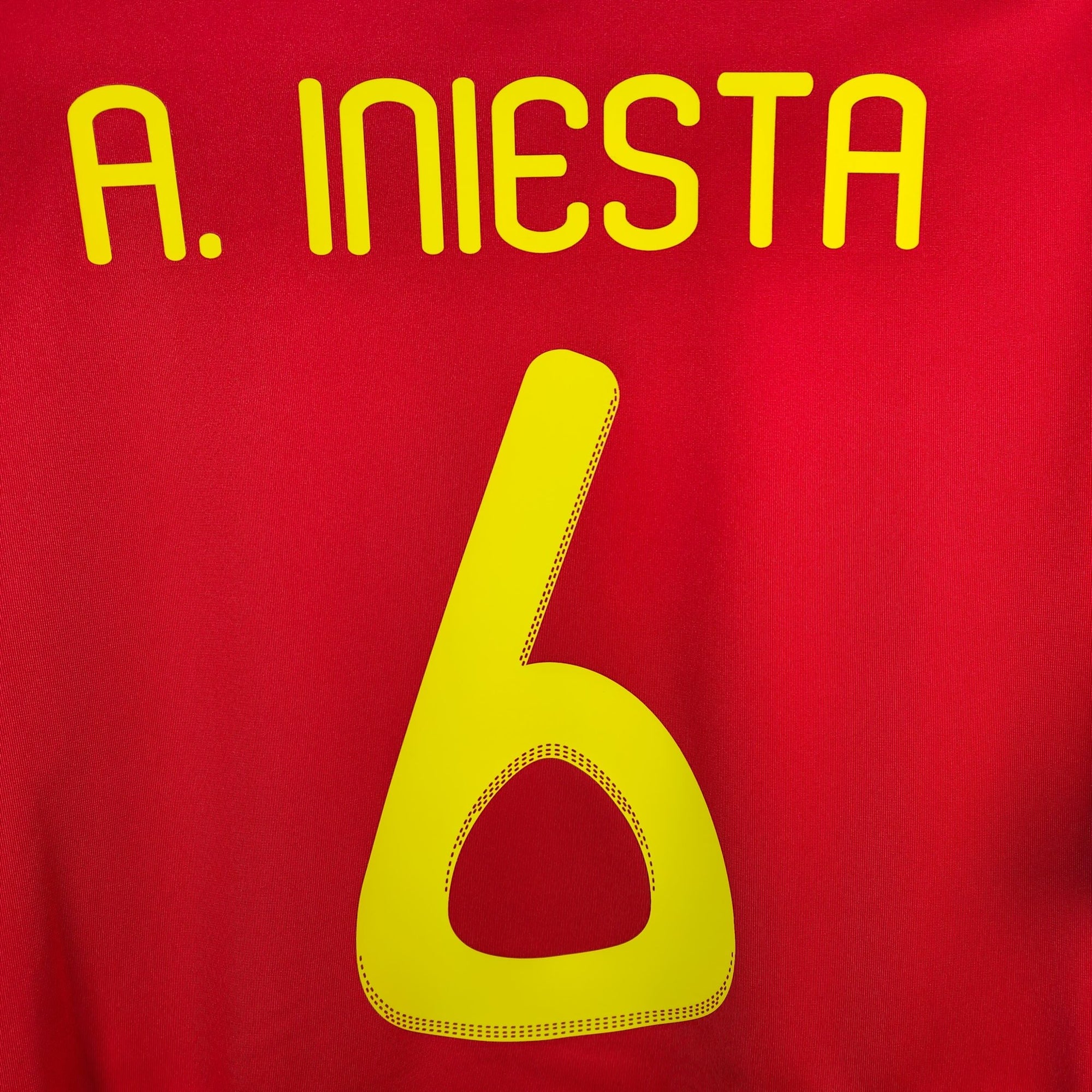 2009 - 10 Spain Home Shirt Iniesta 6 - 9/10 - (M) - Eternal Pitch
