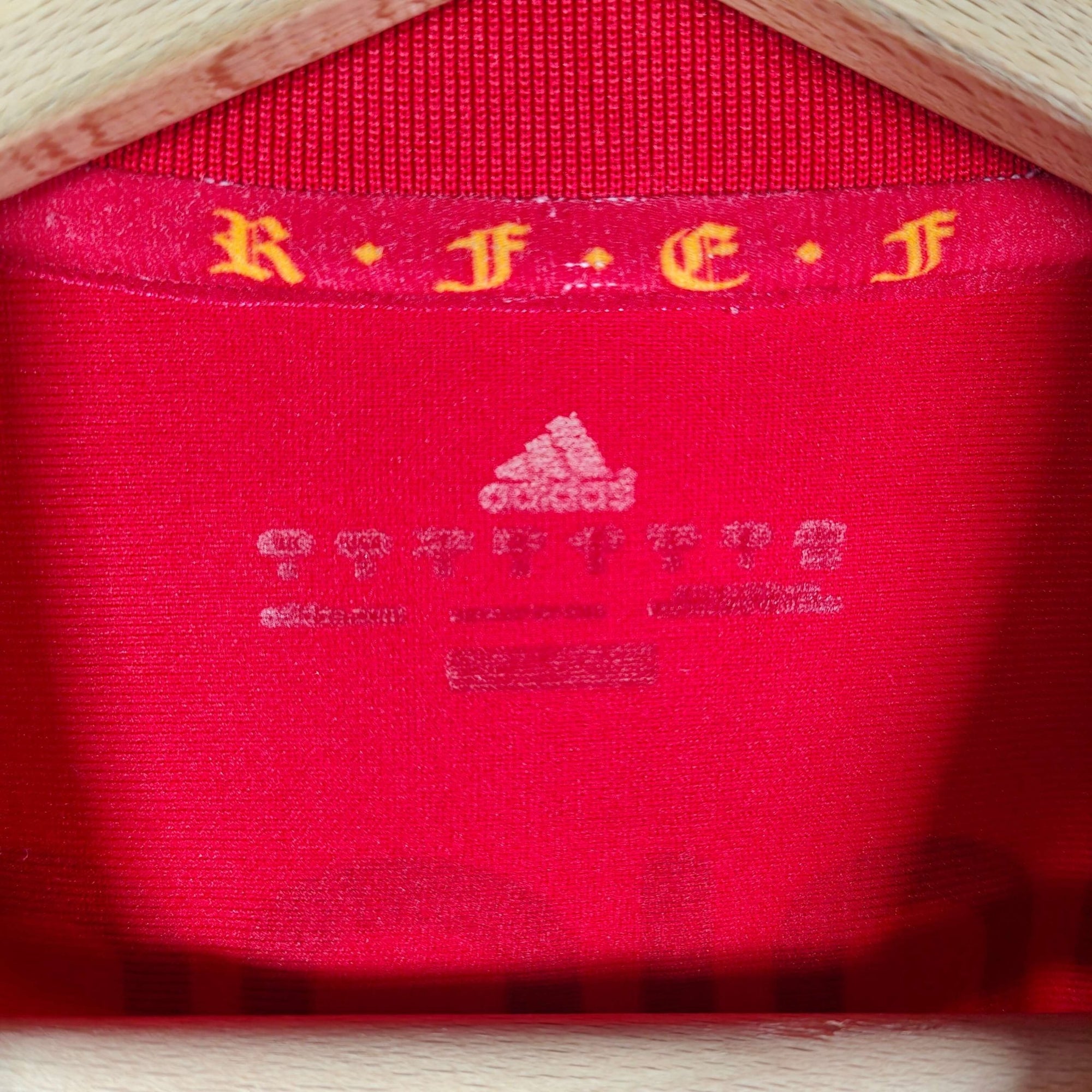 2009 - 10 Spain Home Shirt Iniesta 6 - 9/10 - (M) - Eternal Pitch