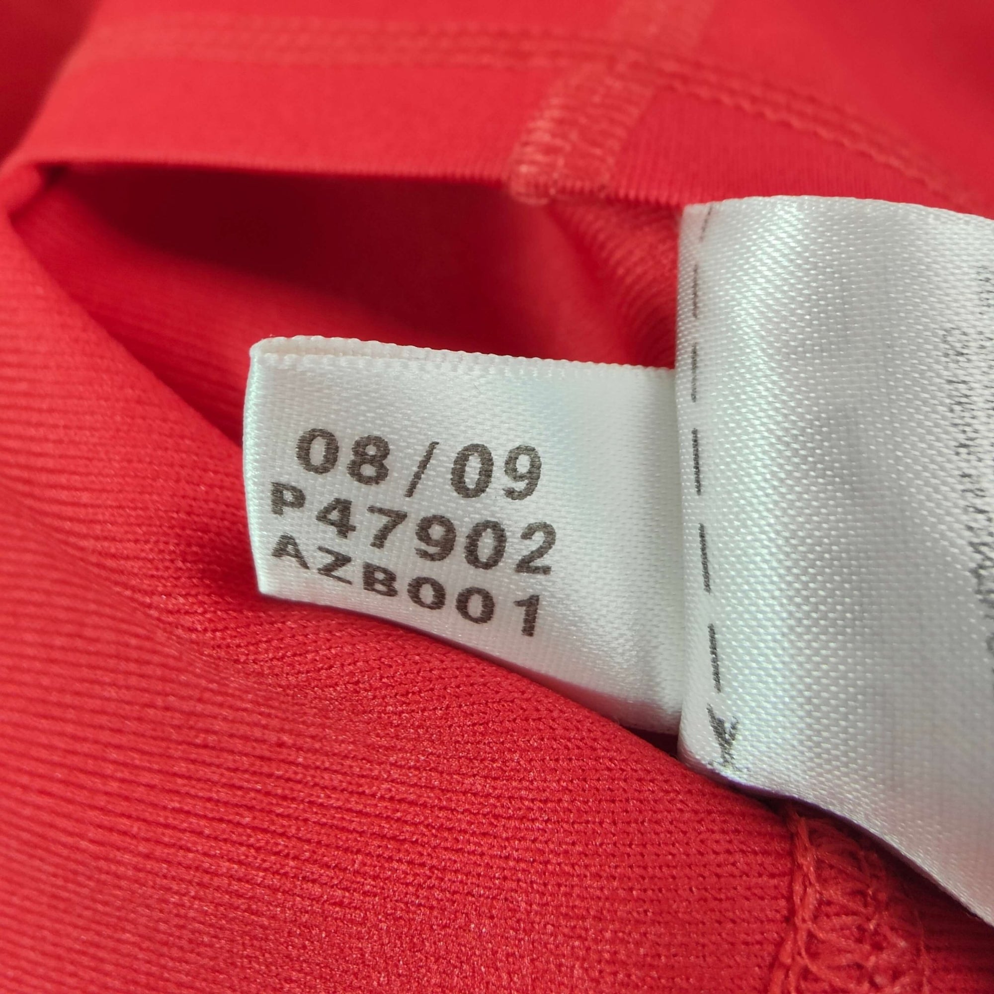 2009 - 10 Spain Home Shirt Iniesta 6 - 9/10 - (M) - Eternal Pitch