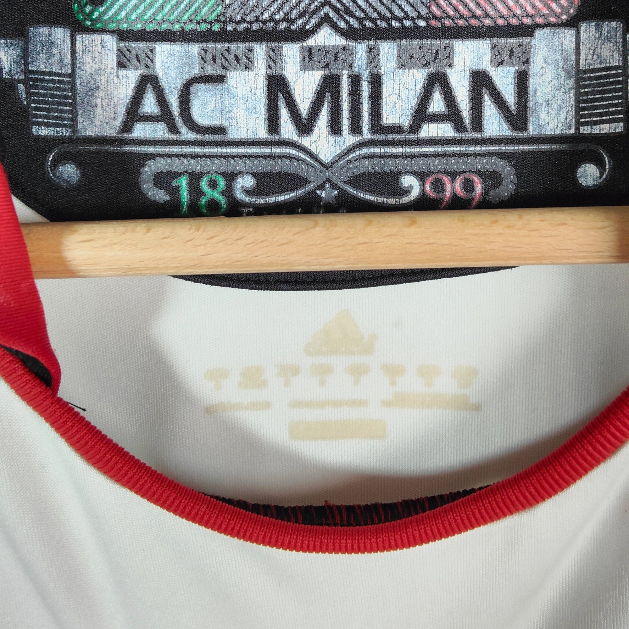 2010 - 11 AC Milan Away Shirt (L) - Eternal Pitch