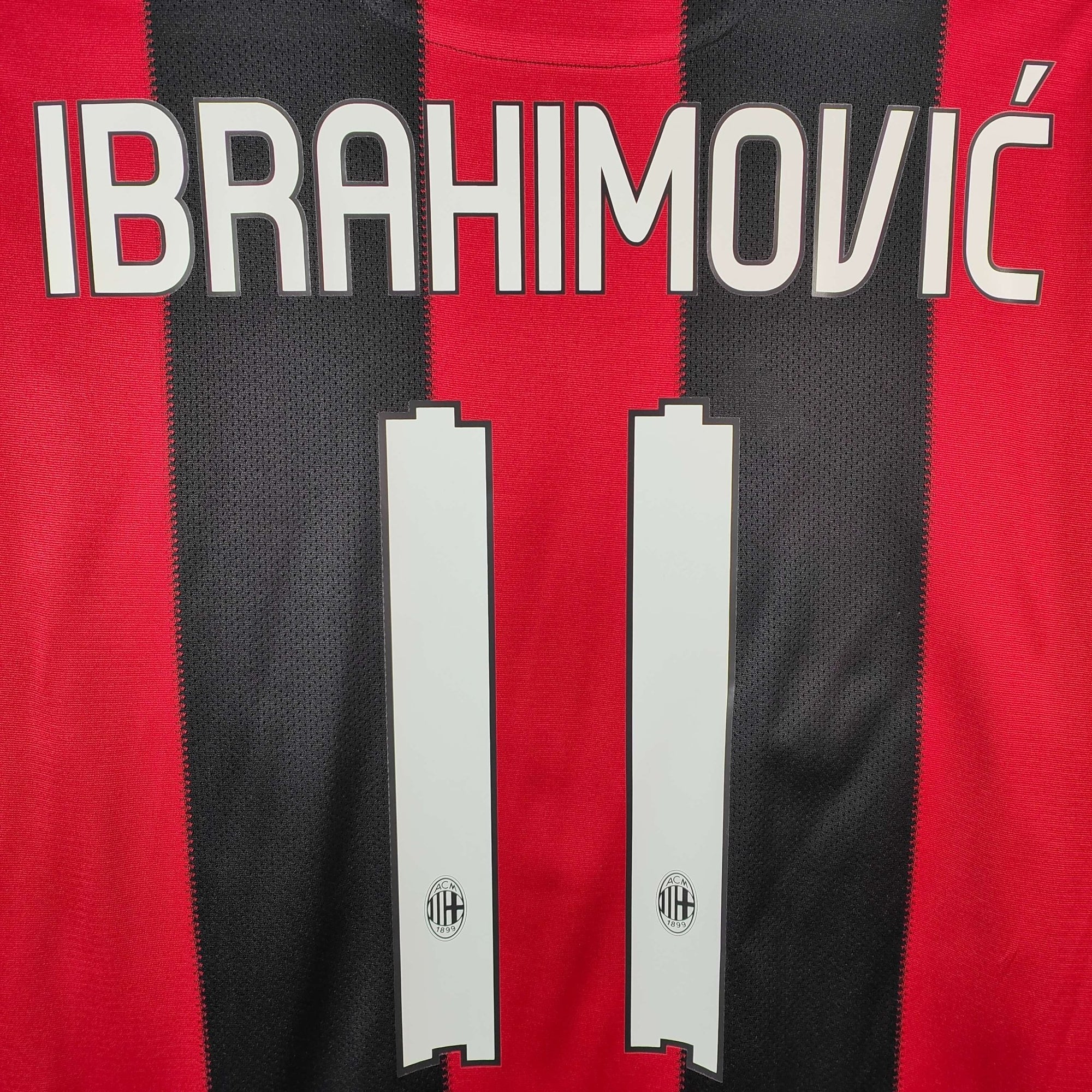 2010 - 11 AC Milan Home Shirt Ibrahimovic 11 - 9.5/10 - (L) - Eternal Pitch