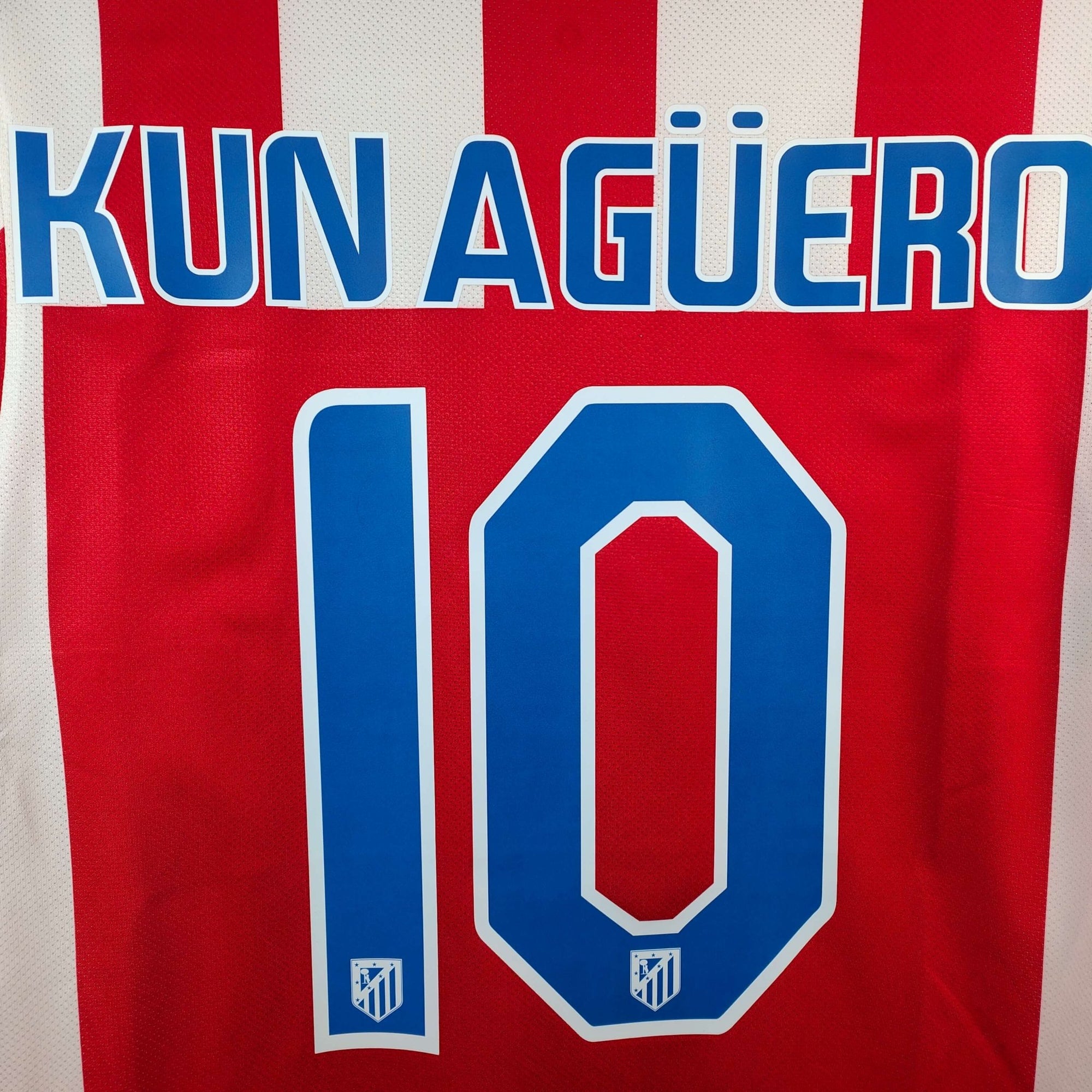 2010 - 11 Atletico Madrid Home Shirt Kun Agüero 10 - 9/10 - (S) - Eternal Pitch