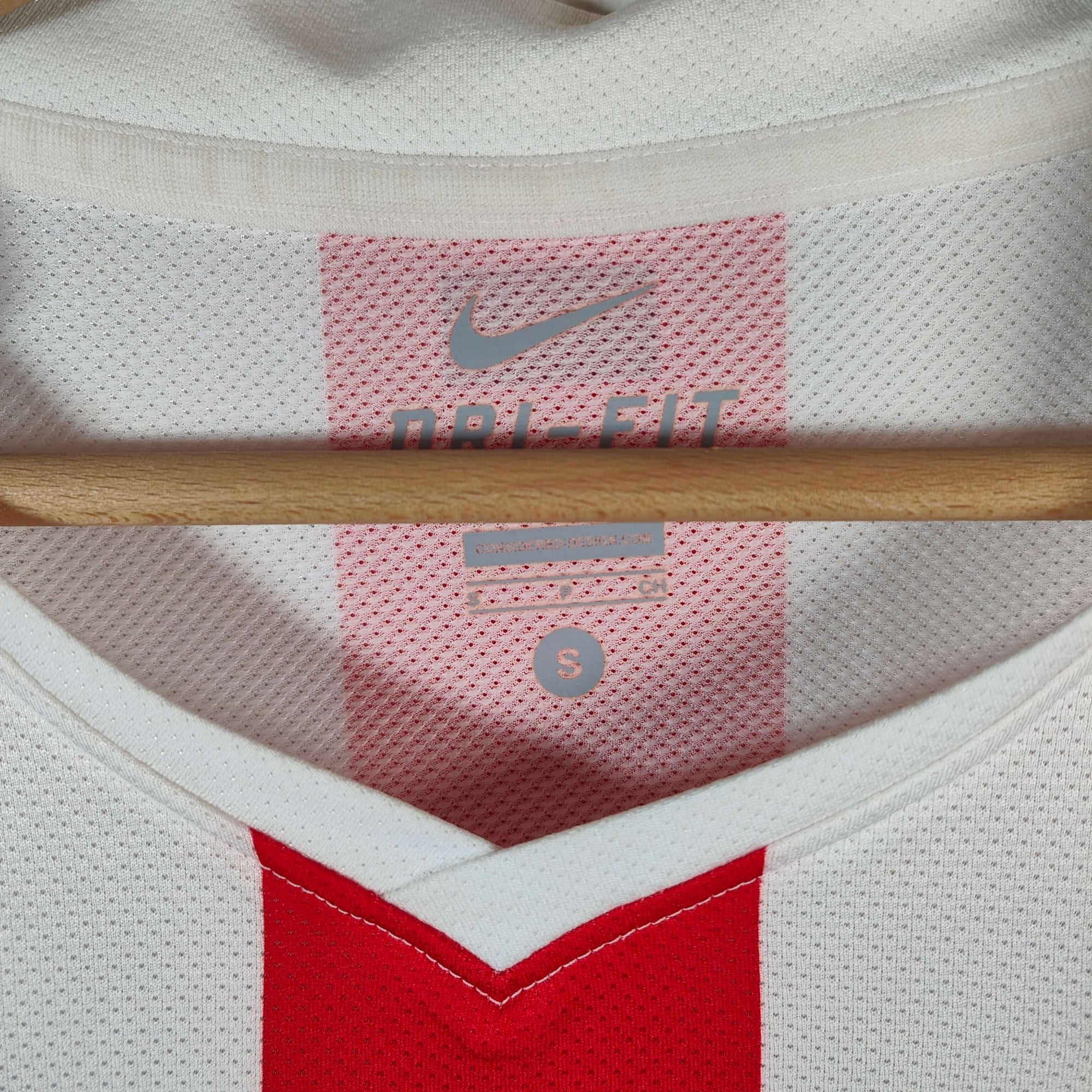 2010 - 11 Atletico Madrid Home Shirt Kun Agüero 10 - 9/10 - (S) - Eternal Pitch